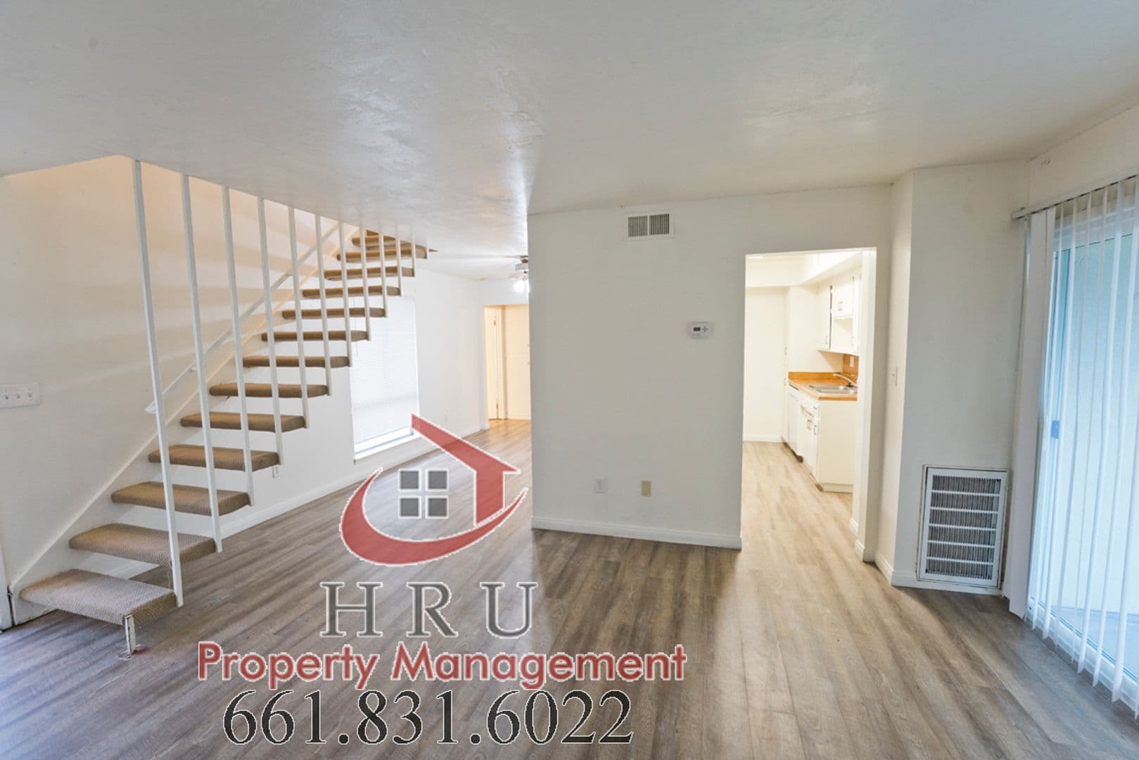 Bakersfield Townhome: 1001 Valhalla Dr Apt A