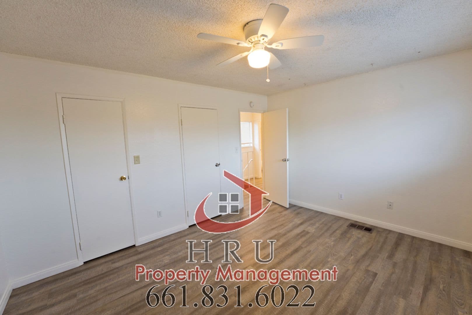 Bakersfield Townhome: 1001 Valhalla Dr Apt A