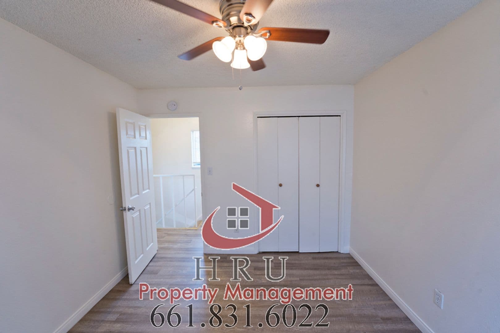 Bakersfield Townhome: 1001 Valhalla Dr Apt A