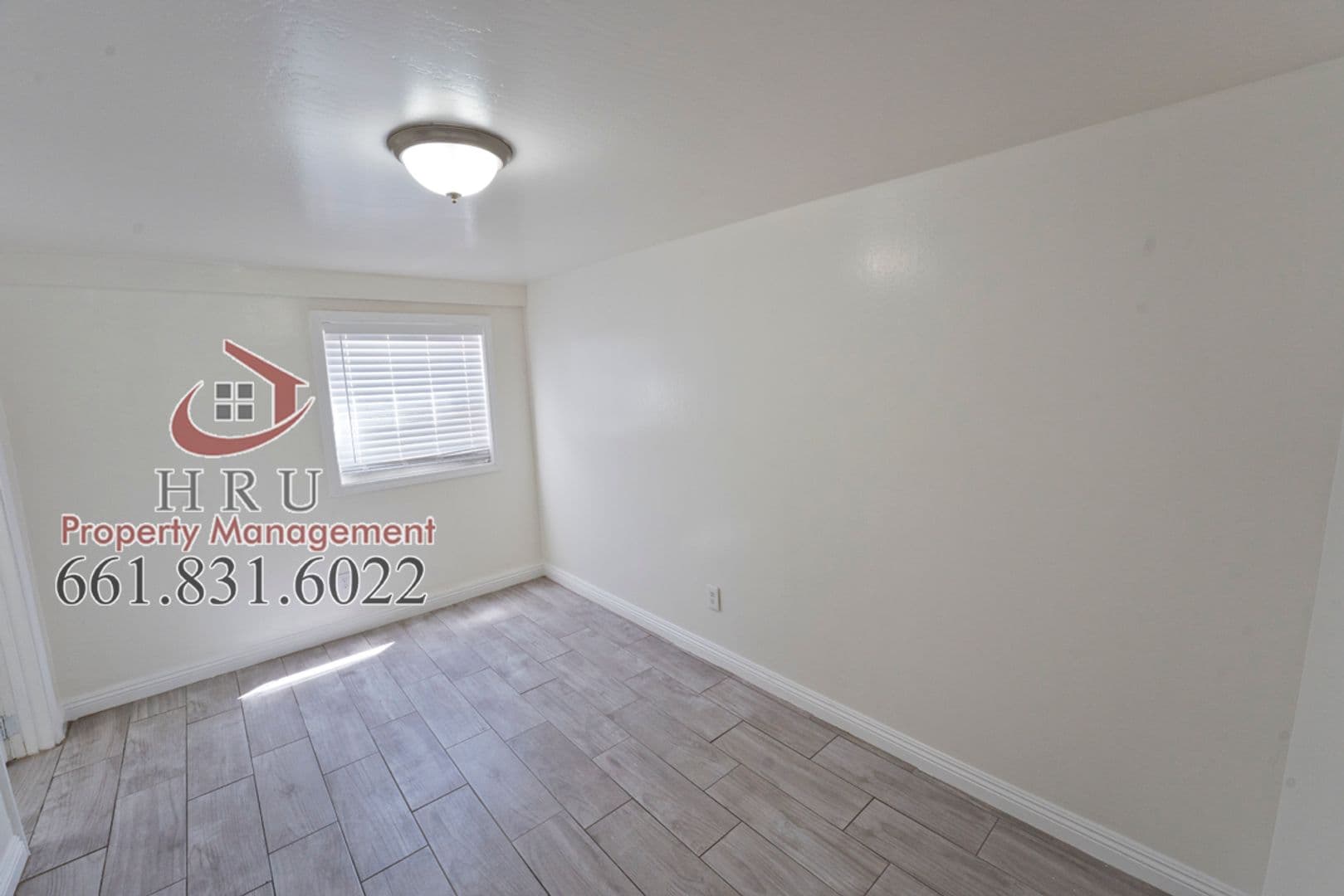 Bakersfield Apartment: 318 Highland Dr
