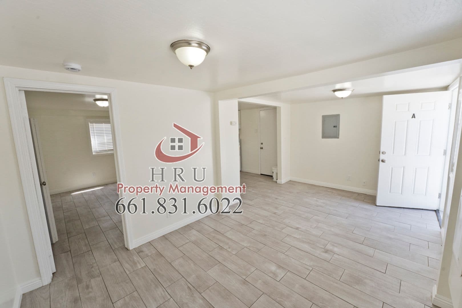 Bakersfield Apartment: 318 Highland Dr
