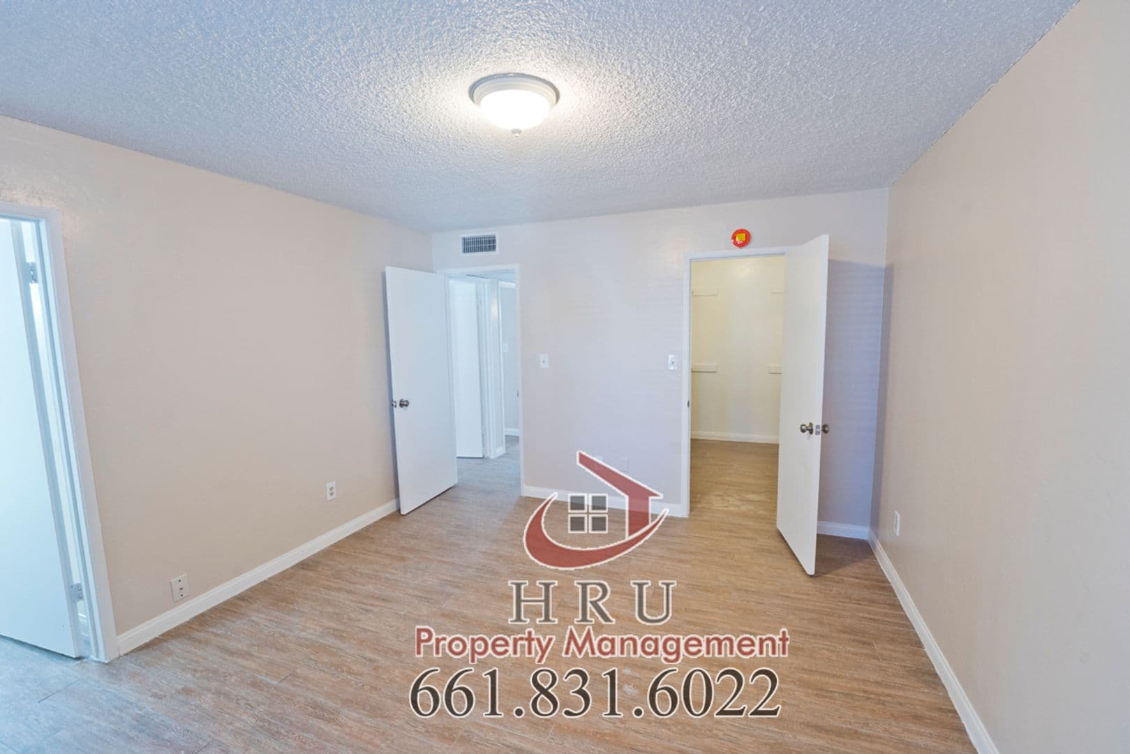 Bakersfield House: 4613 Parkwood Ct.