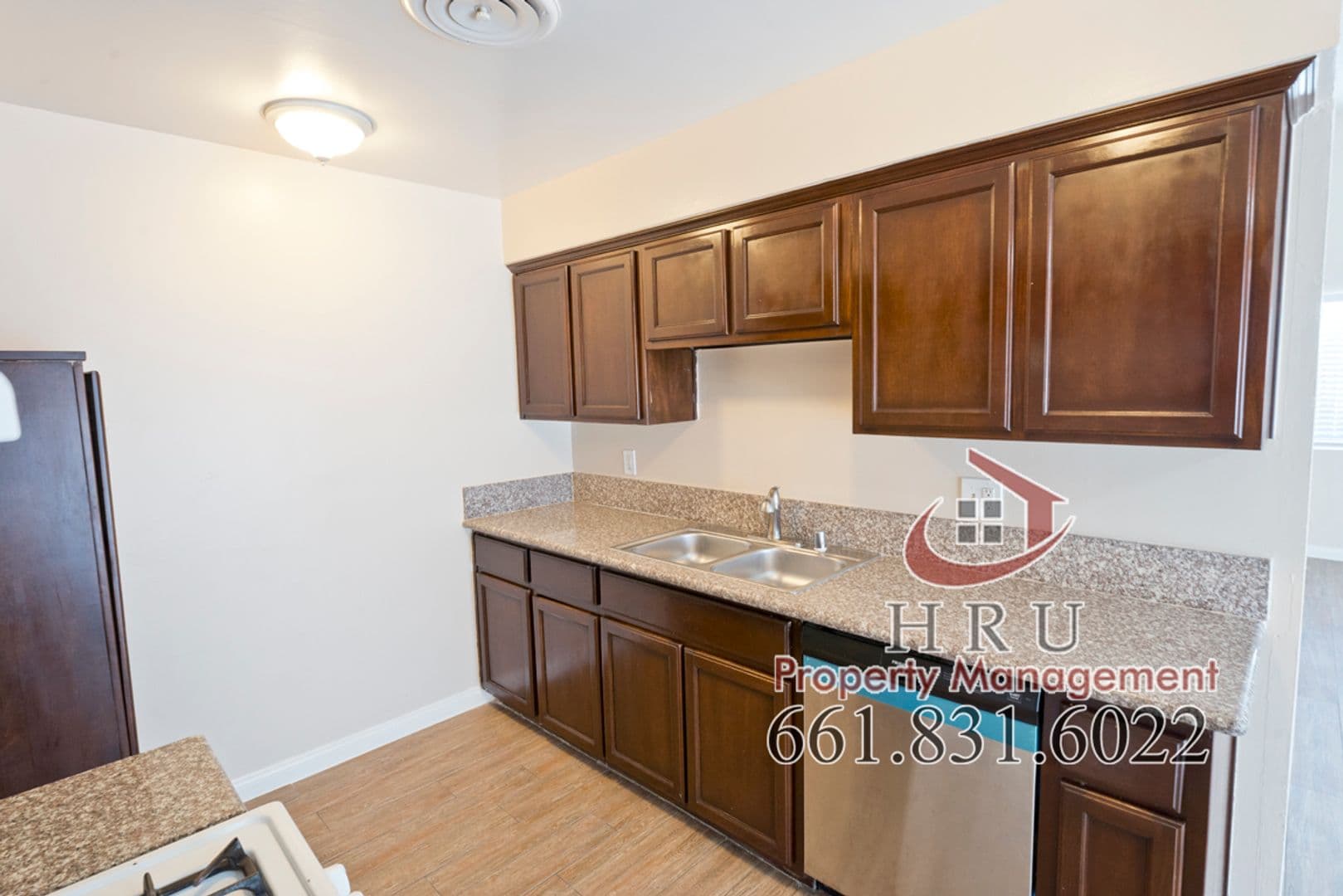 Bakersfield House: 4613 Parkwood Ct.