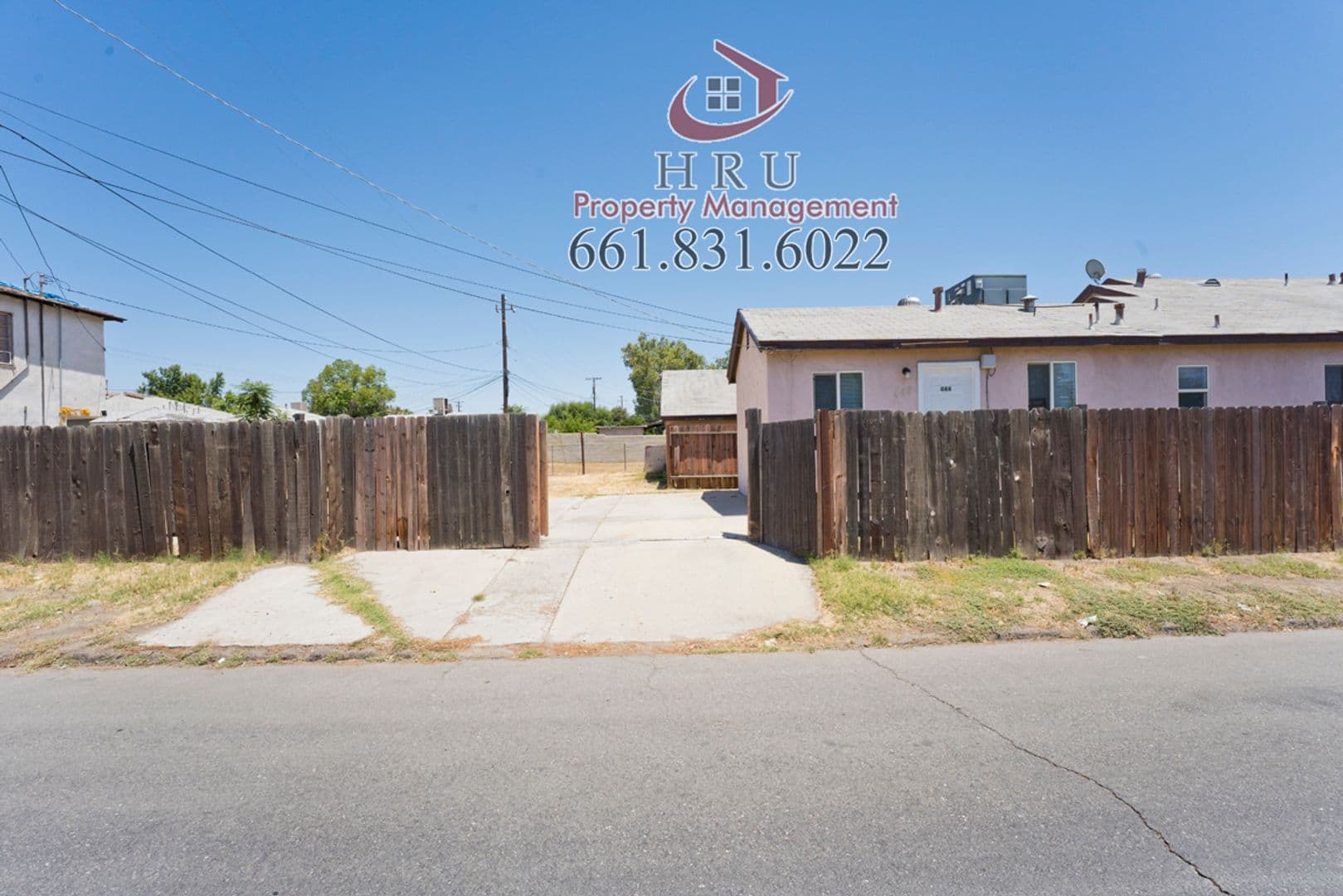 Bakersfield Apartment: 1616 El Ralfo Dr.