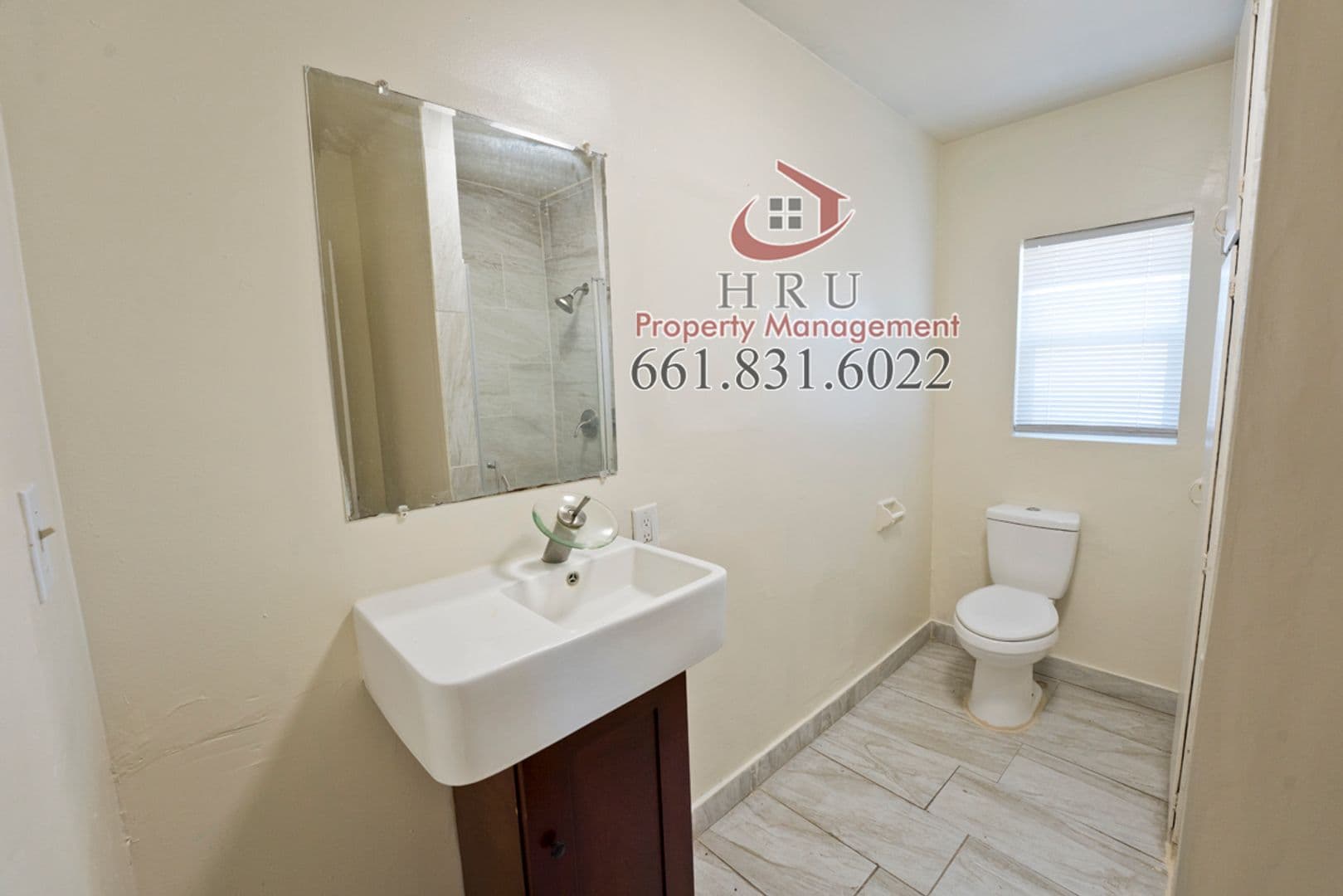 Bakersfield Apartment: 1616 El Ralfo Dr.