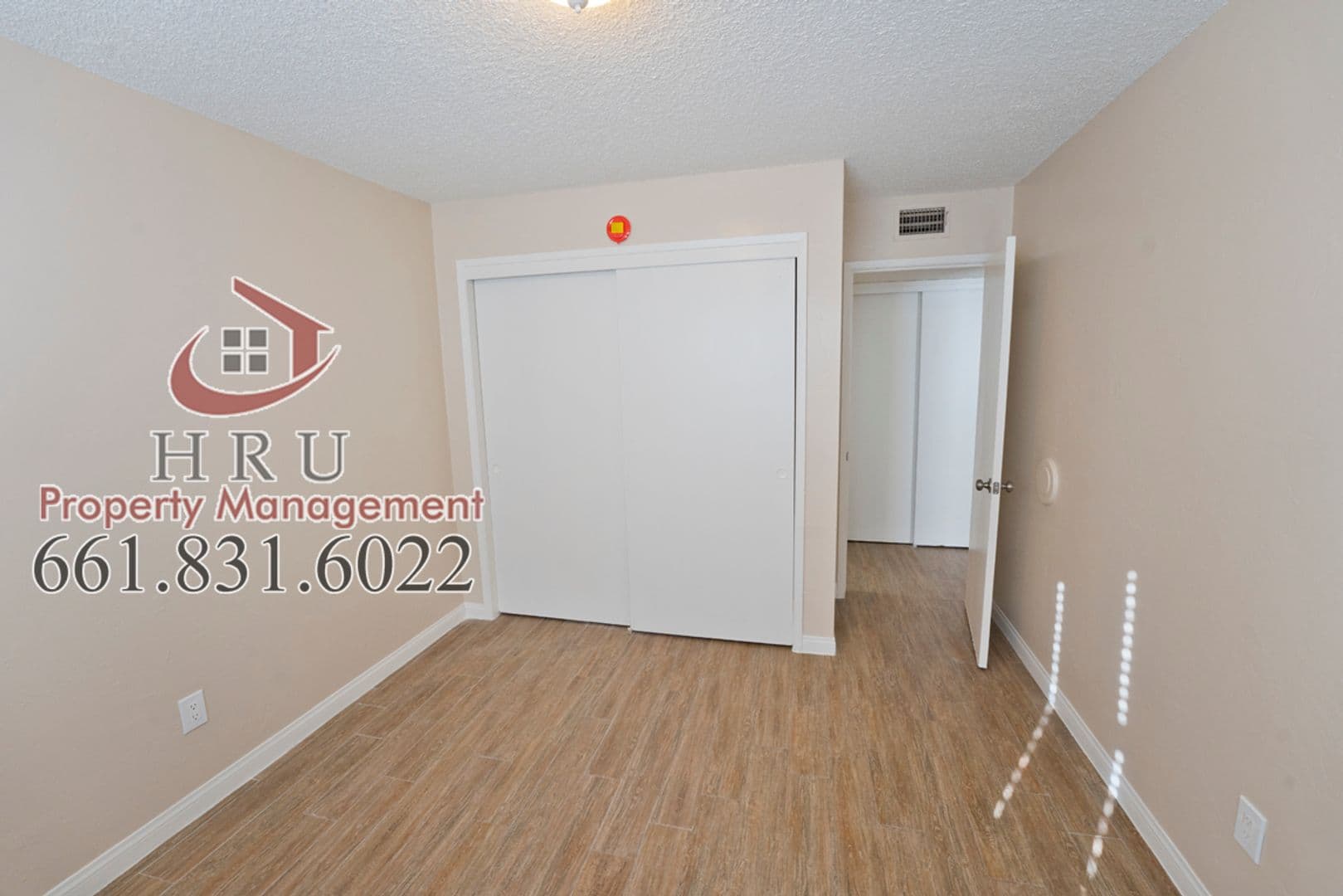 Bakersfield House: 4613 Parkwood Ct.