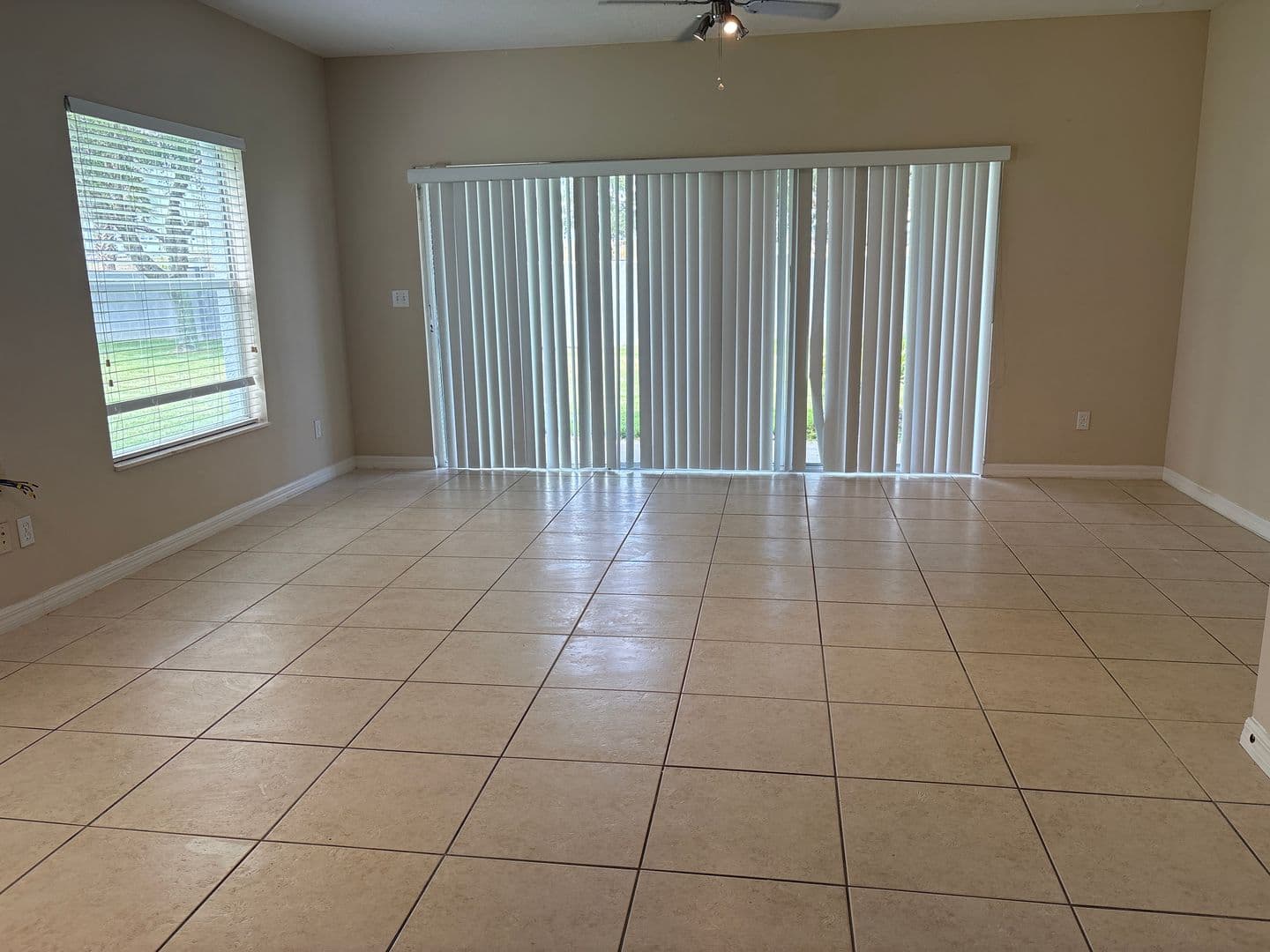 Orlando Townhome: 9428 Flowering Cottonwood Rd. #660