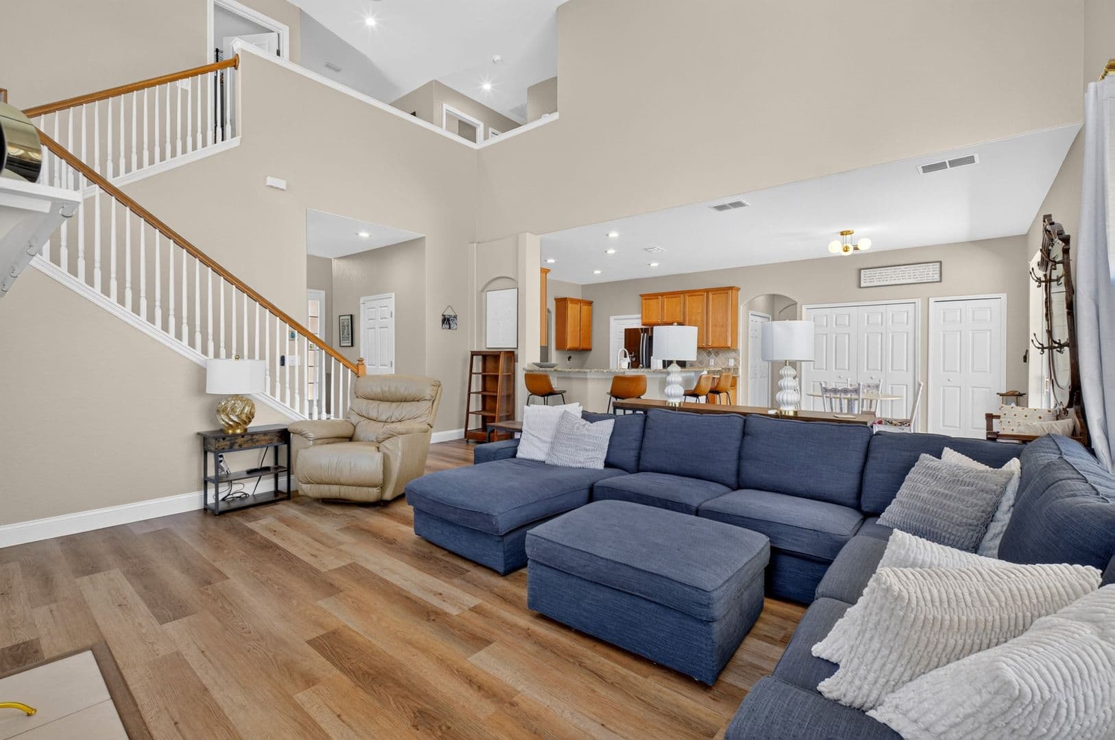 Winter Garden House: 353 Lake Amberleigh Drive