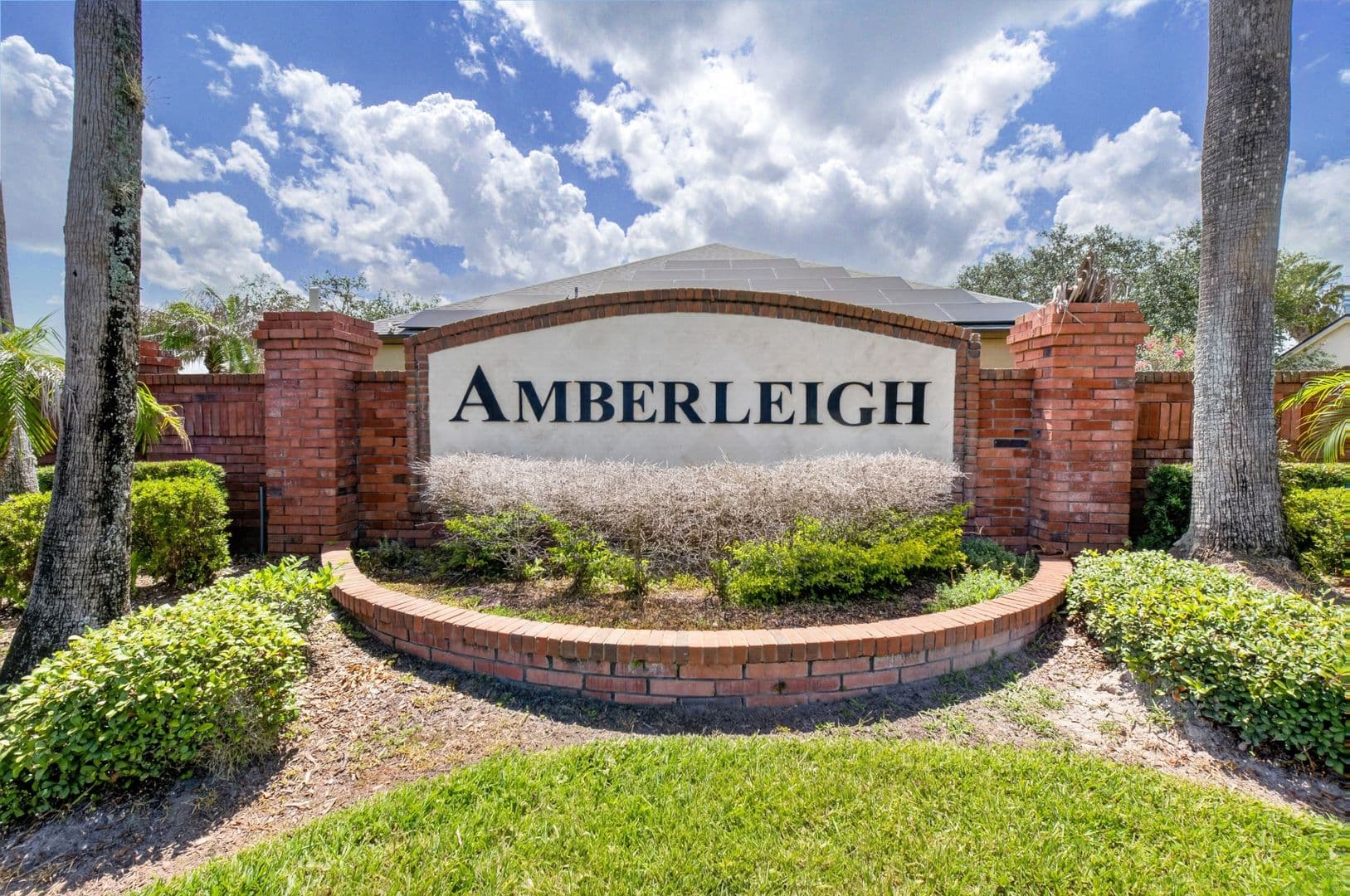 Winter Garden House: 353 Lake Amberleigh Drive