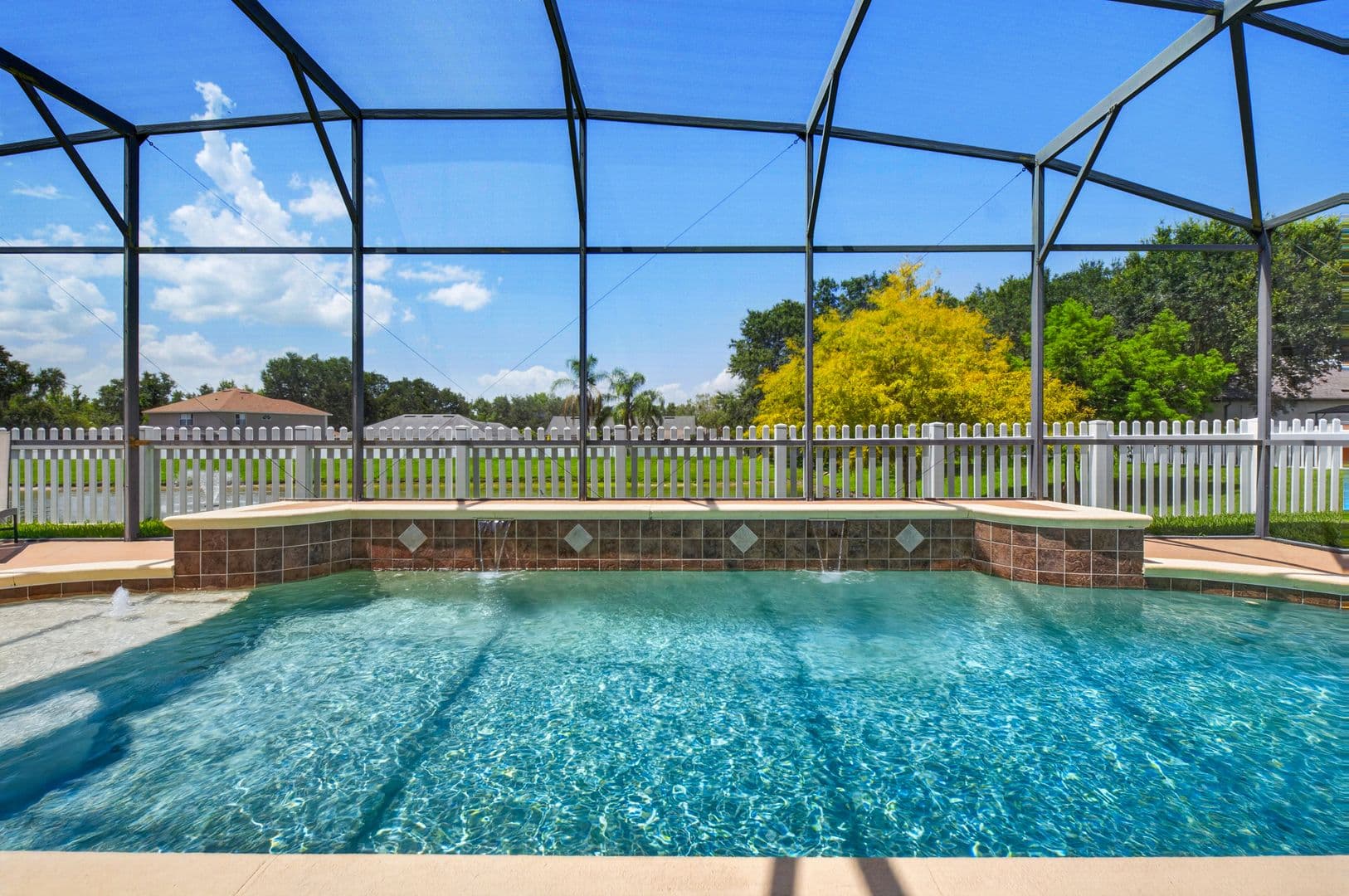 Winter Garden House: 353 Lake Amberleigh Drive