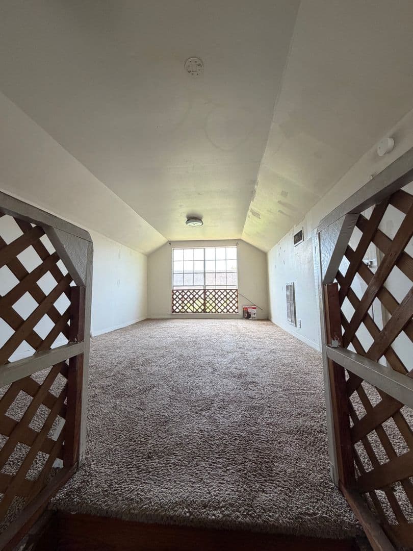 Beaumont House: 3720 Irving