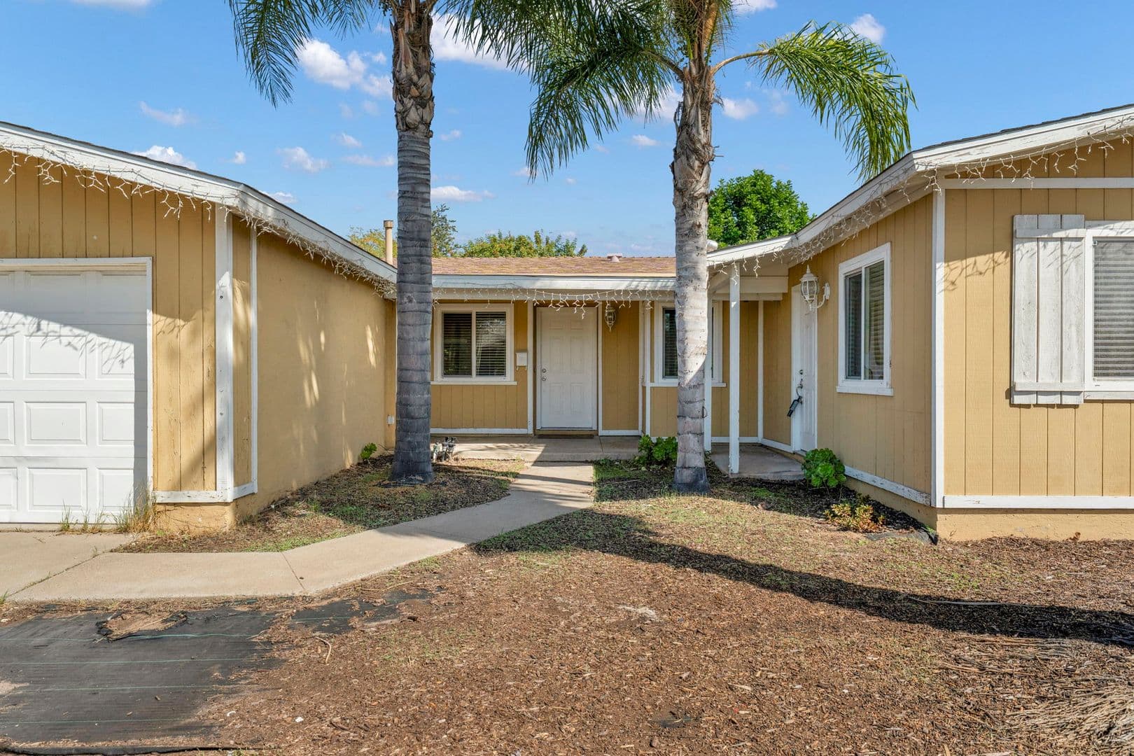 Escondido House: 1114 N Ivy Street