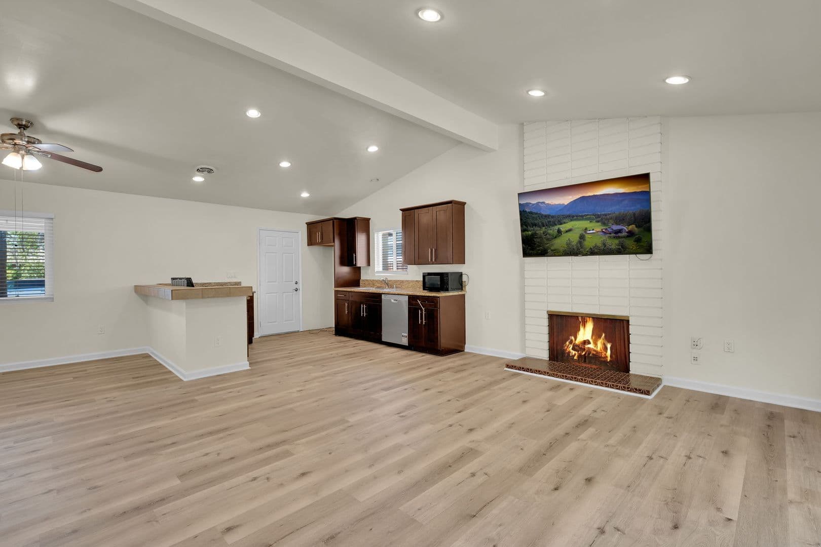 Escondido House: 1114 N Ivy Street