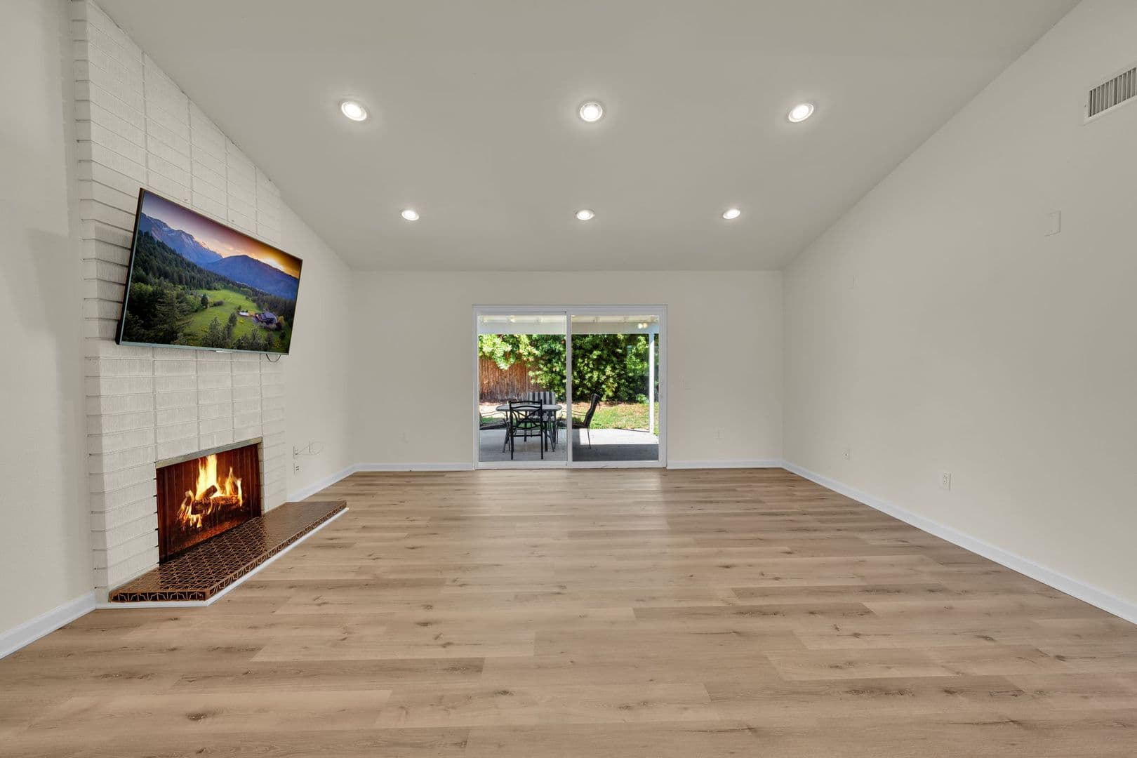 Escondido House: 1114 N Ivy Street