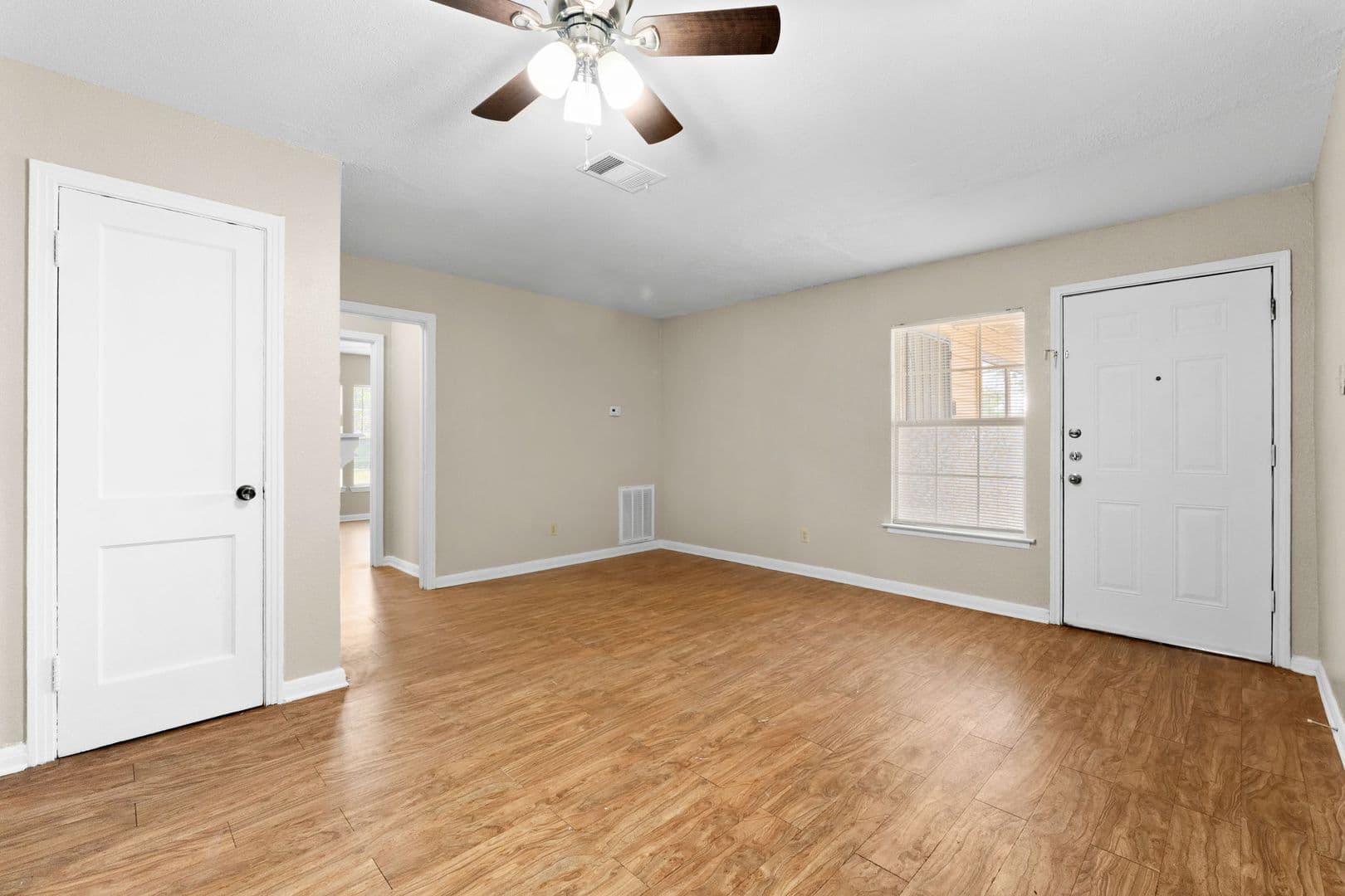 Killeen Apartment: 2005 Elkins Ave.
