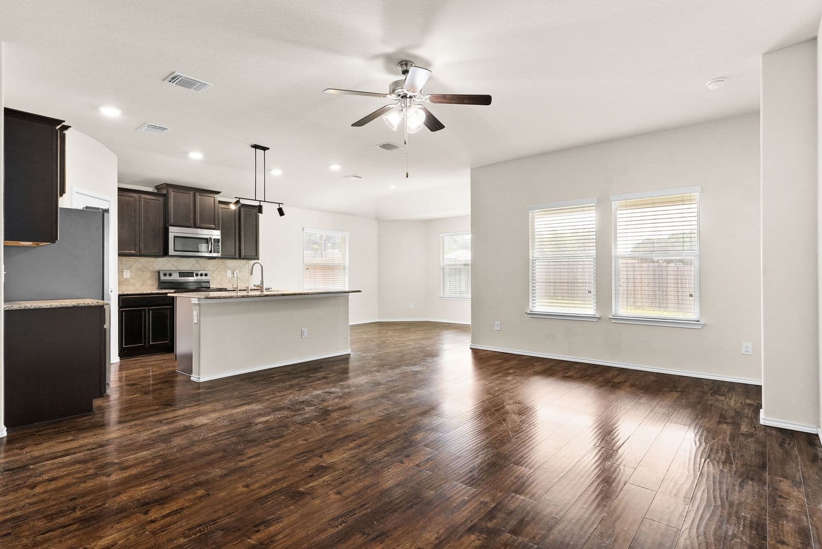Copperas Cove House: 810 Hobby Rd