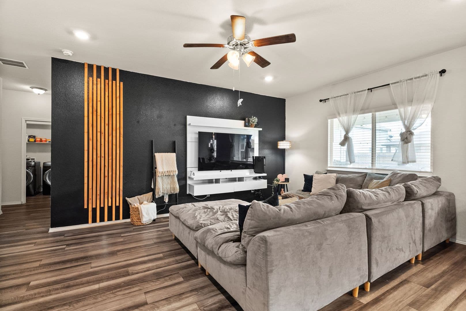 Killeen House: 310 Saddleback Trl