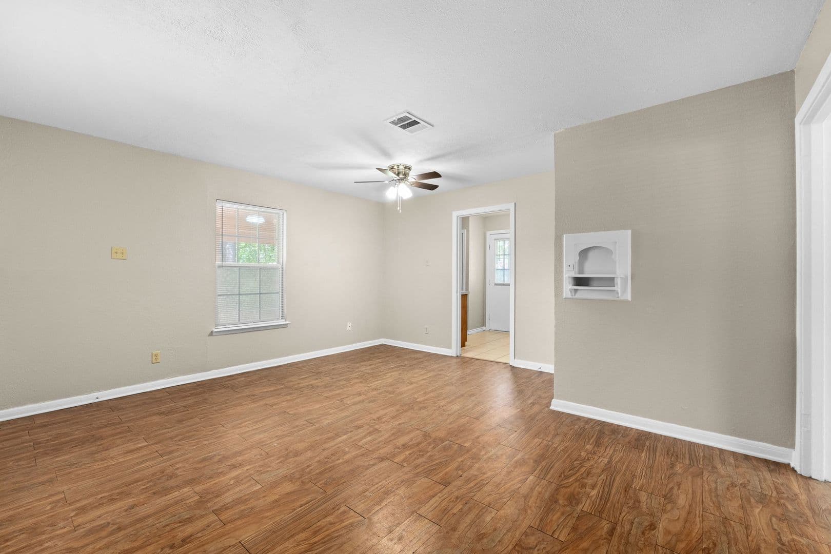 Killeen Apartment: 2005 Elkins Ave.