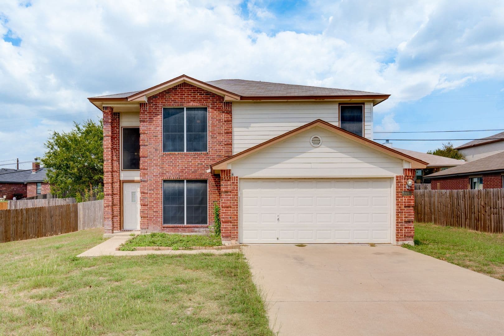 Killeen House: 4405 Twin Oaks Cir