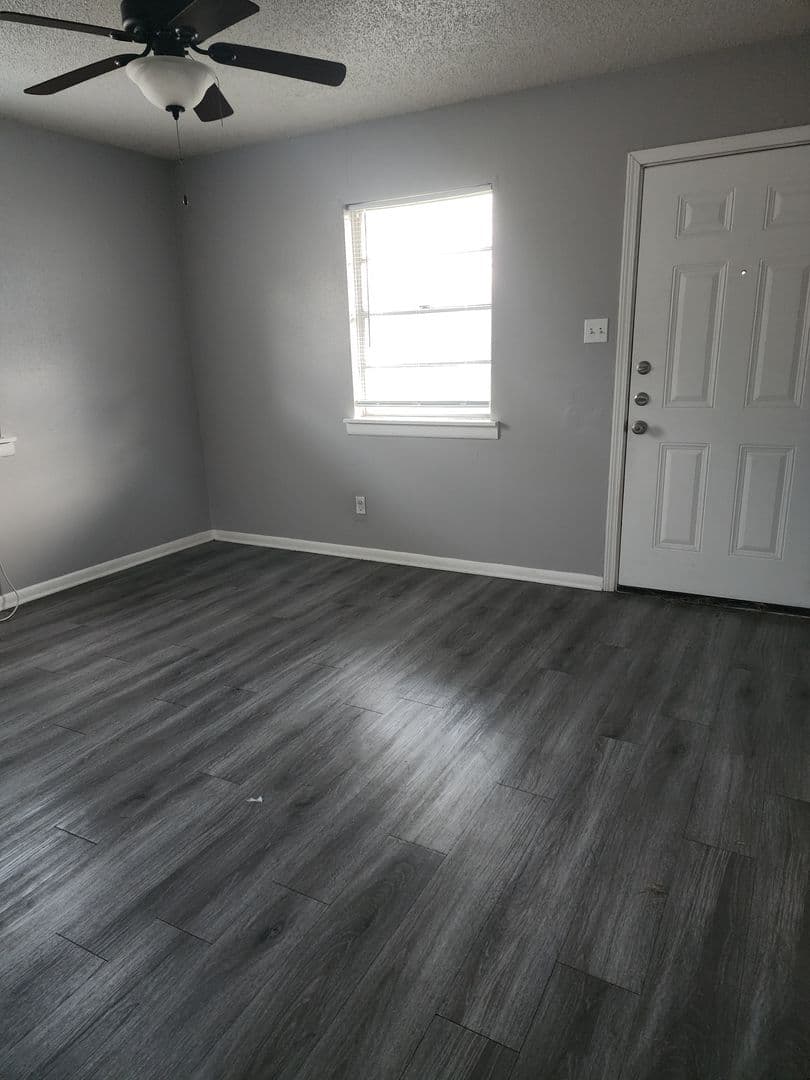 Copperas Cove Apartment: 403 E Robertson Ave