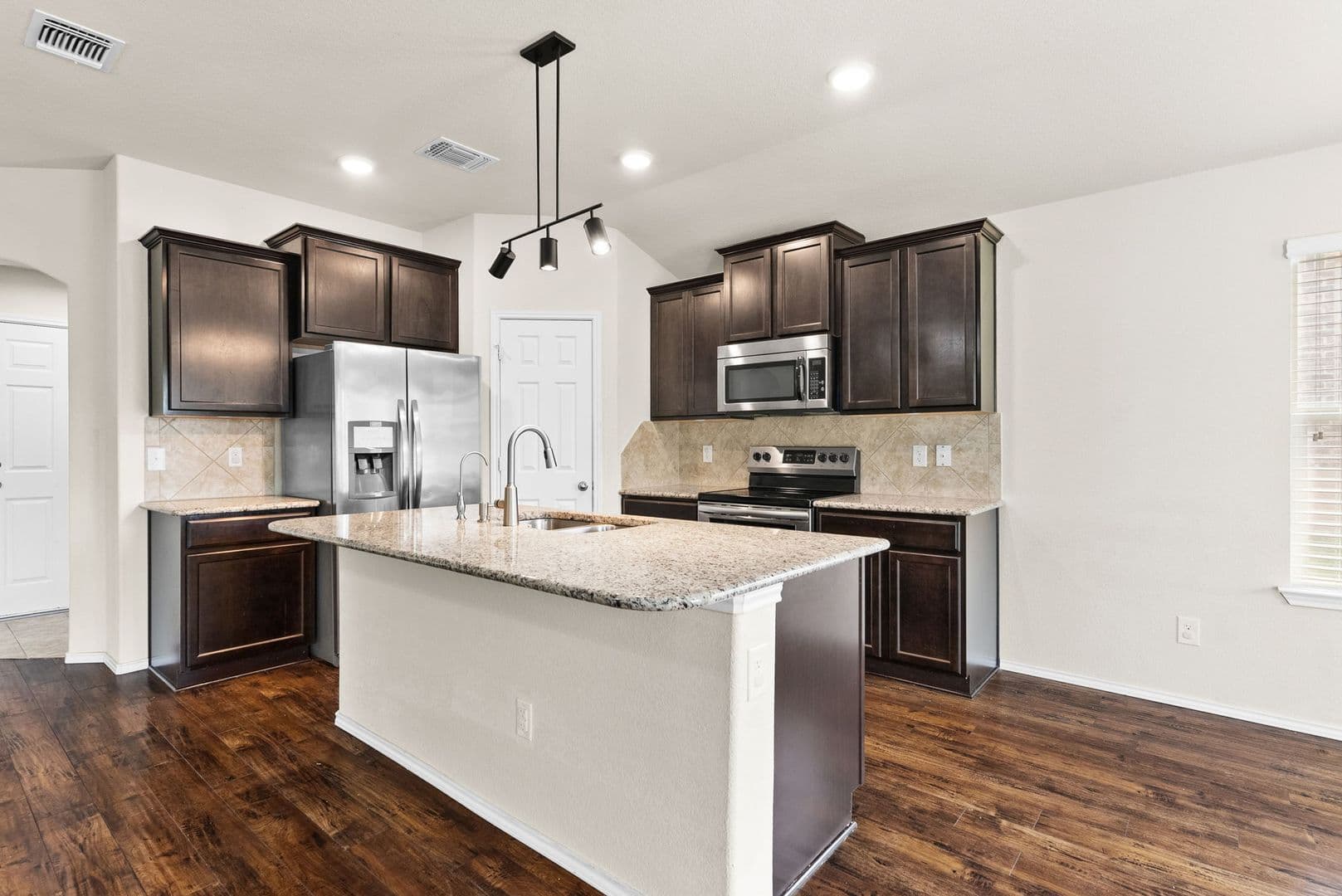 Copperas Cove House: 810 Hobby Rd