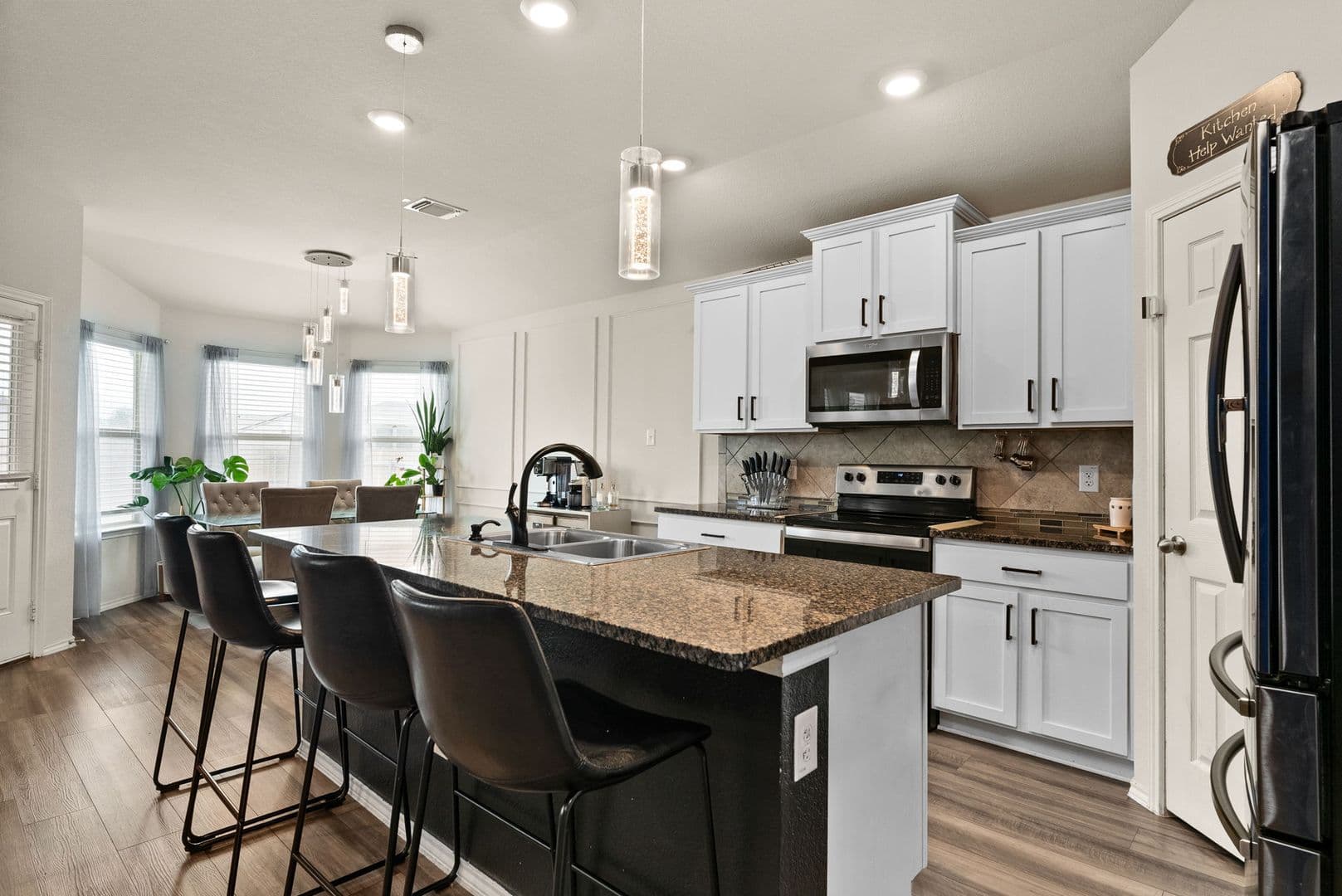 Killeen House: 310 Saddleback Trl