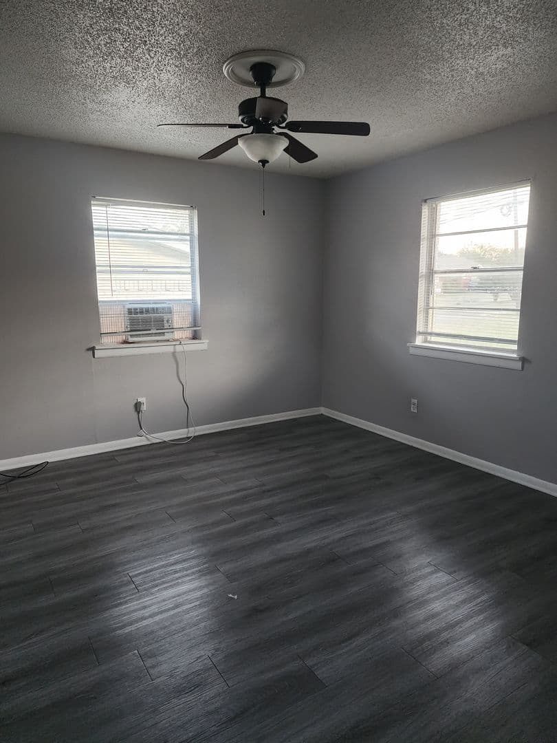 Copperas Cove Apartment: 403 E Robertson Ave