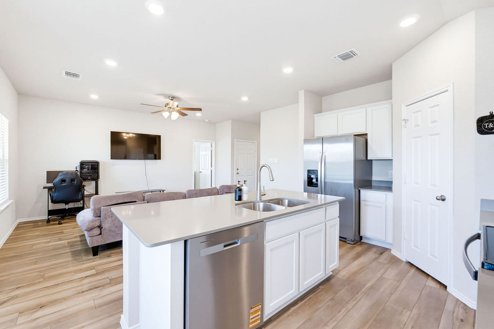 Killeen House: 7100 Fread Dr