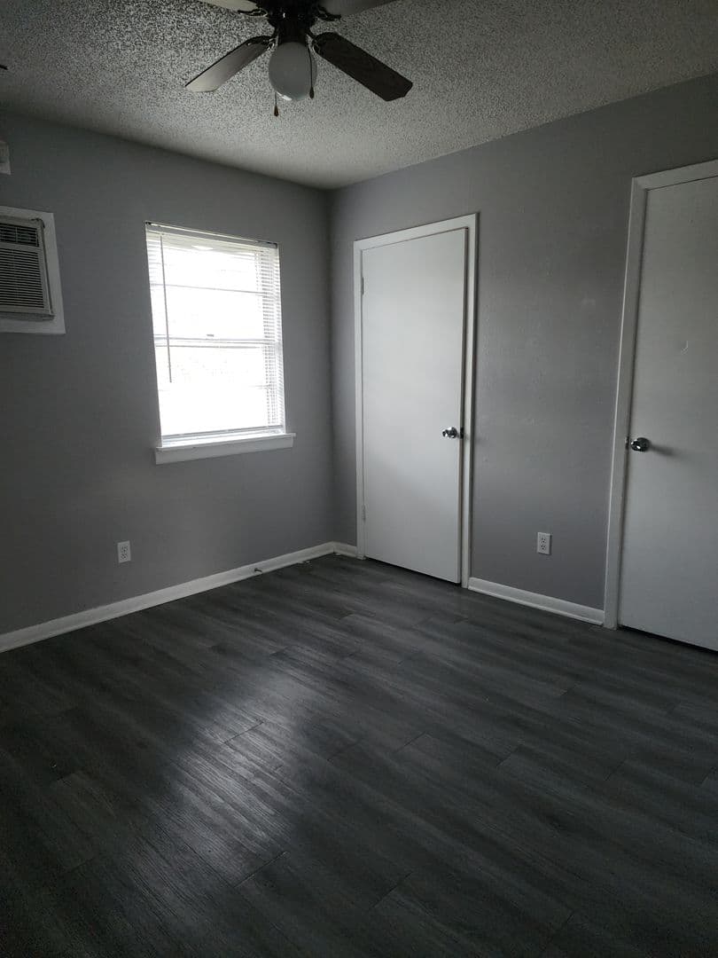 Copperas Cove Apartment: 403 E Robertson Ave
