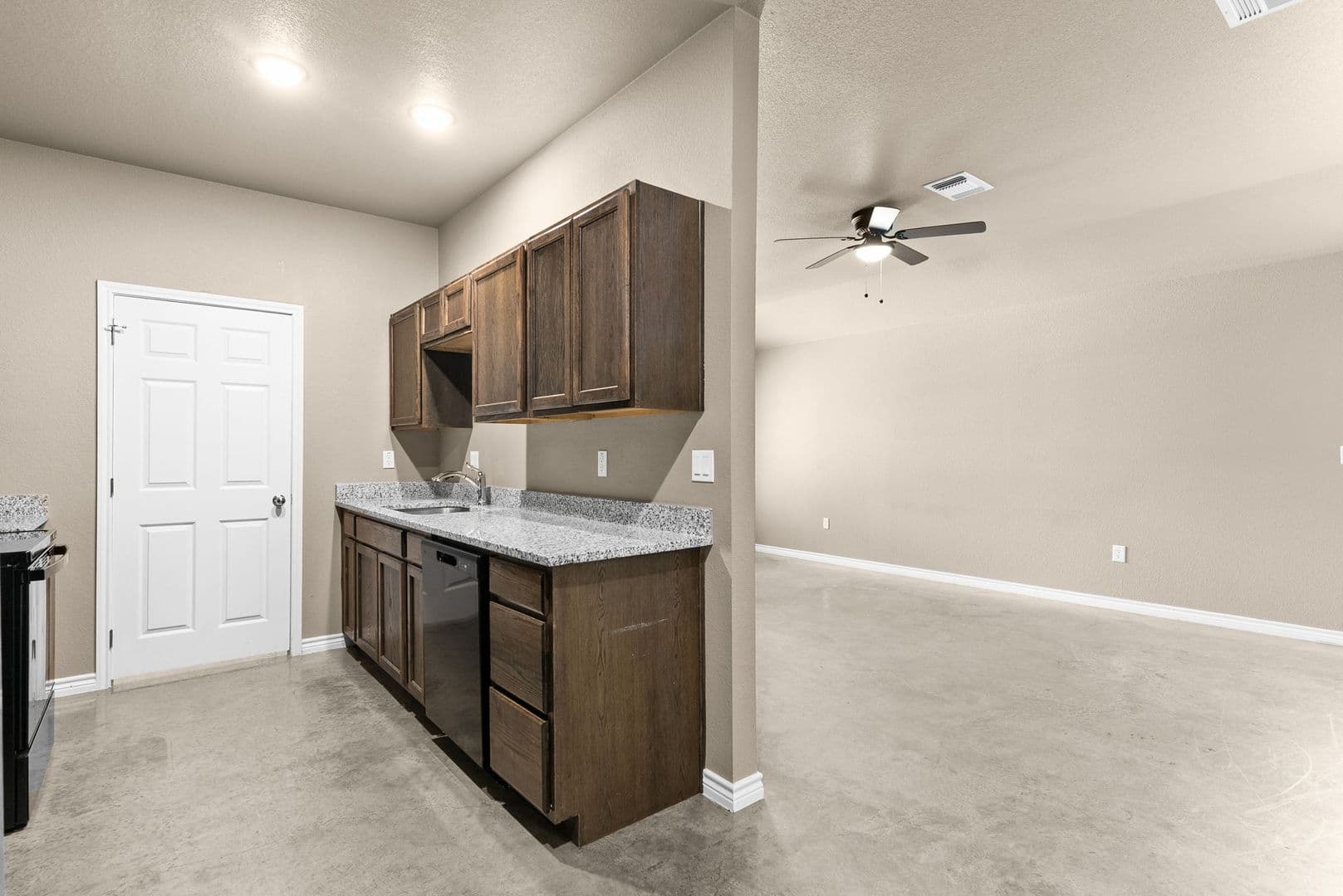 Killeen Apartment: 2011 Wood Ave