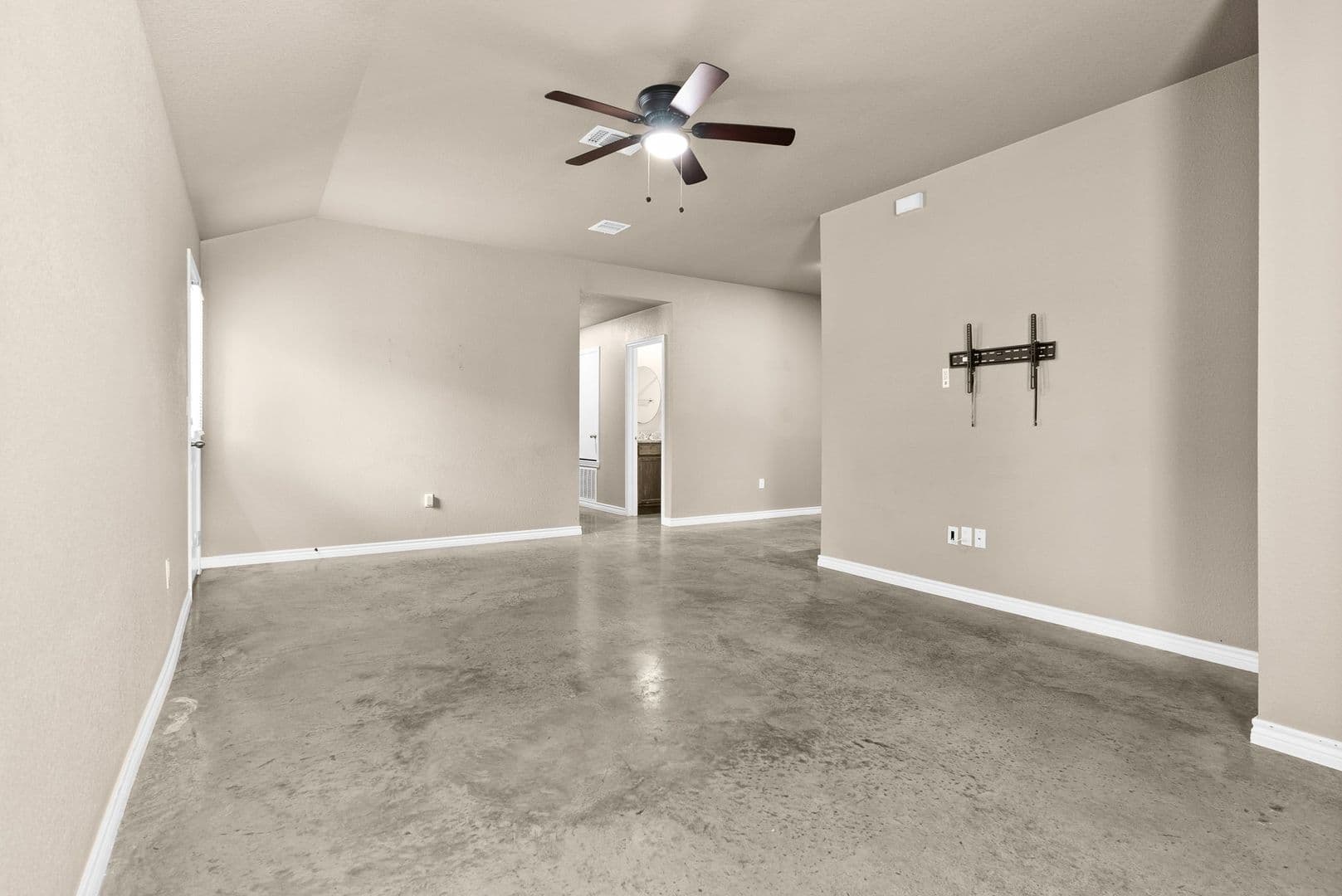 Killeen Apartment: 2011 Wood Ave