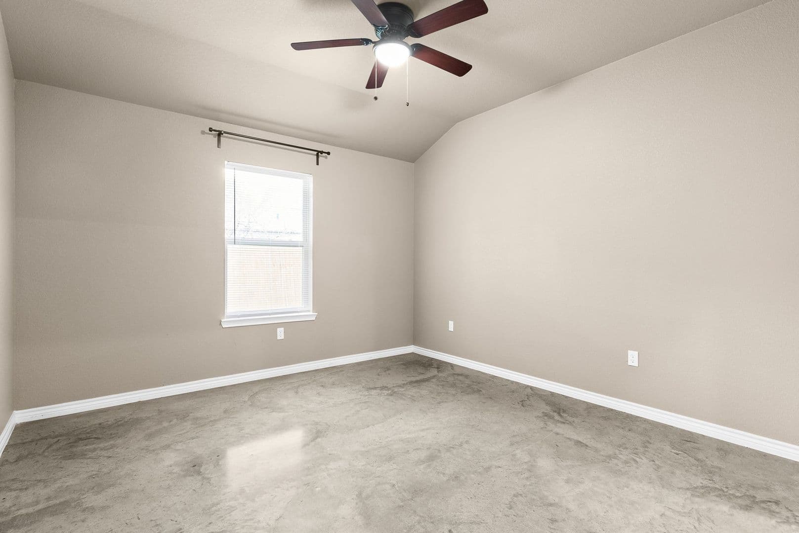 Killeen Apartment: 2011 Wood Ave