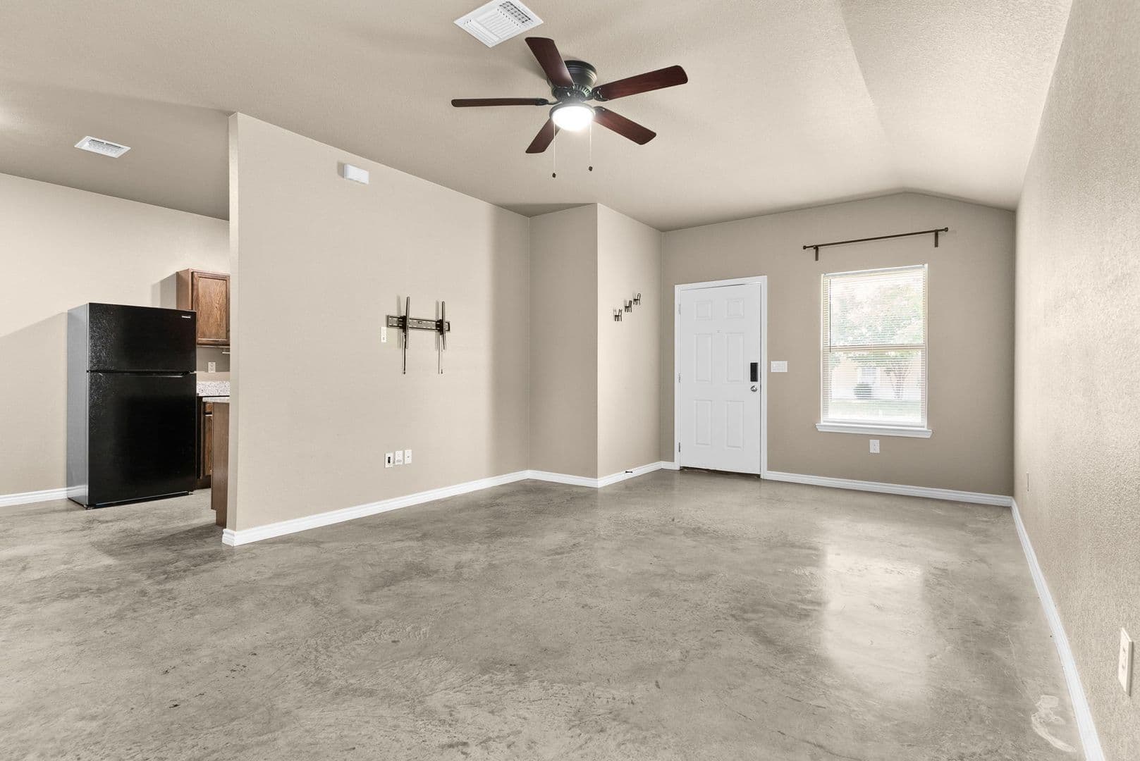 Killeen Apartment: 2011 Wood Ave