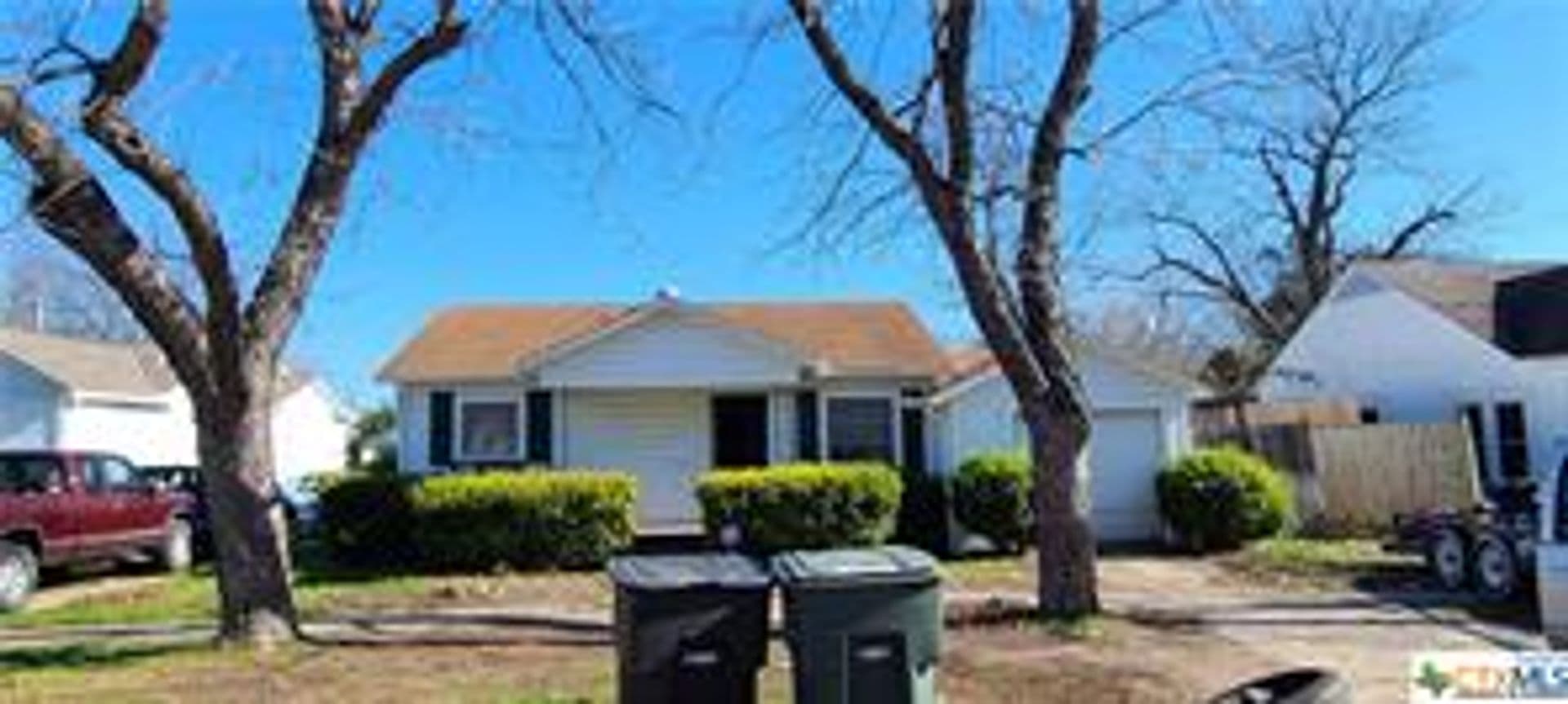 Temple House: 913 S 13th St