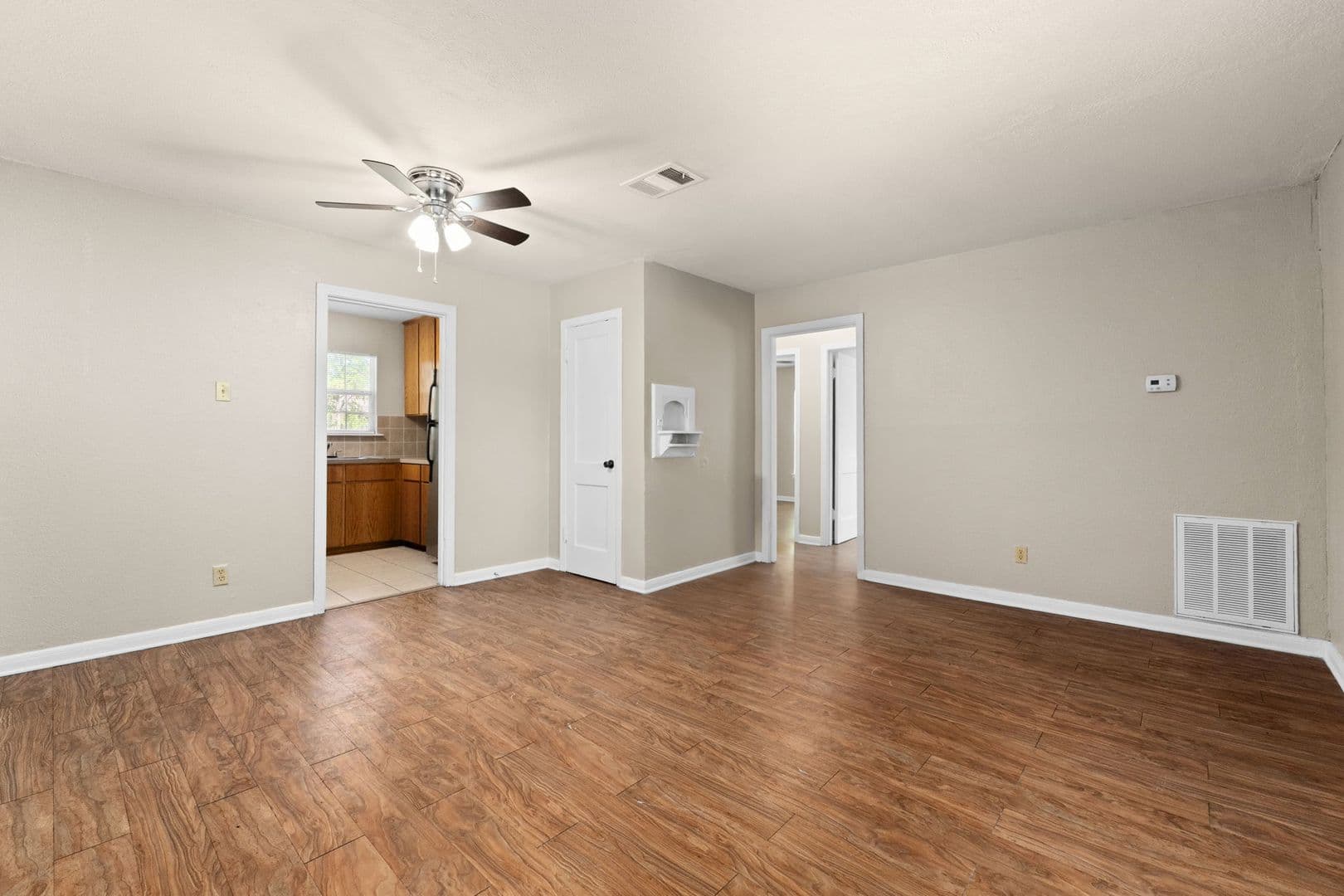 Killeen Apartment: 2005 Elkins Ave.