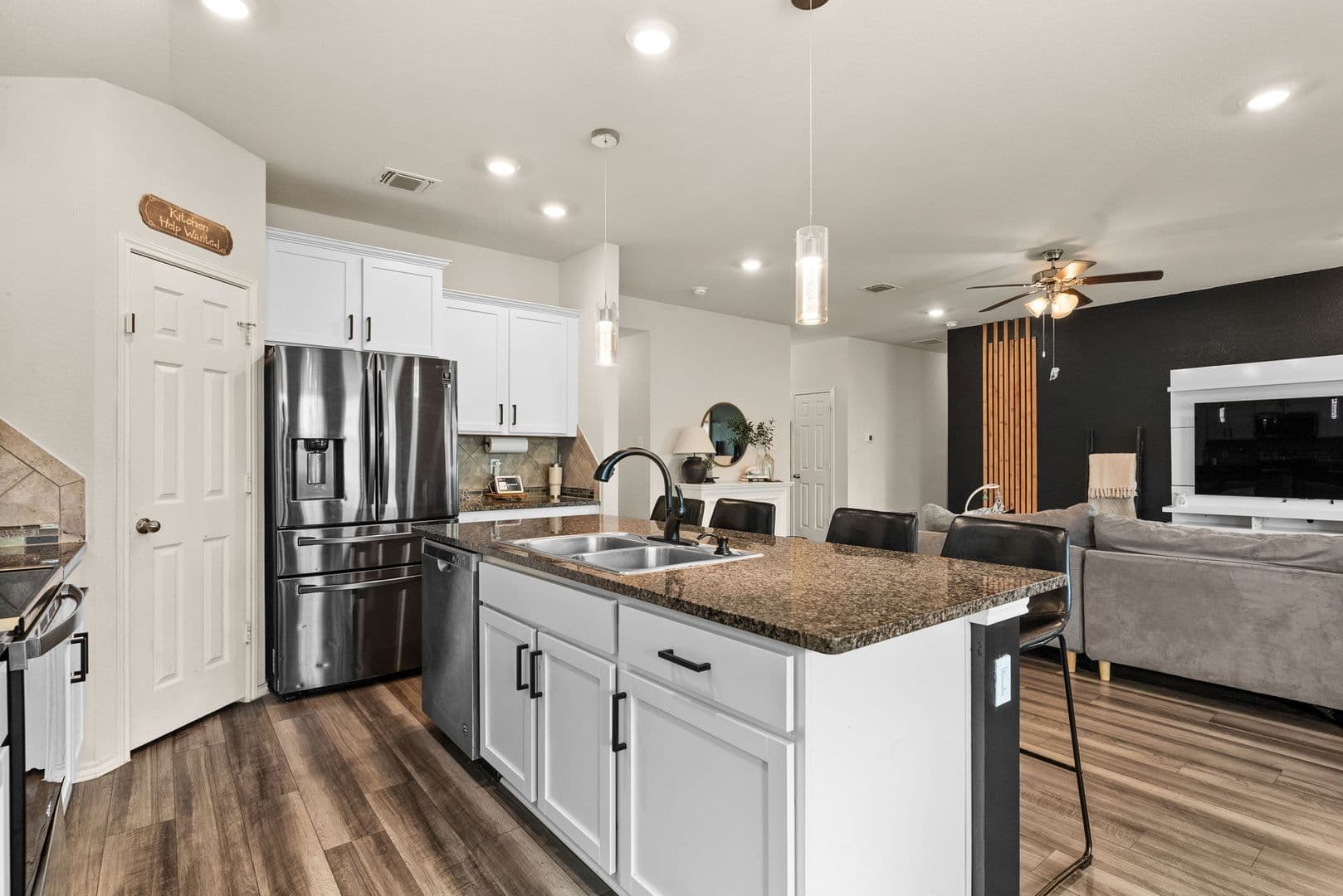 Killeen House: 310 Saddleback Trl