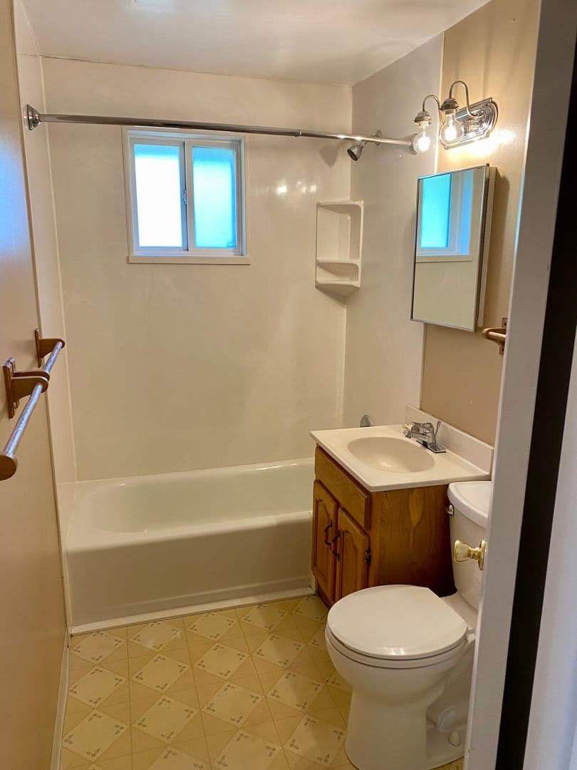 Boulder House: 3355 Aurora Ave
