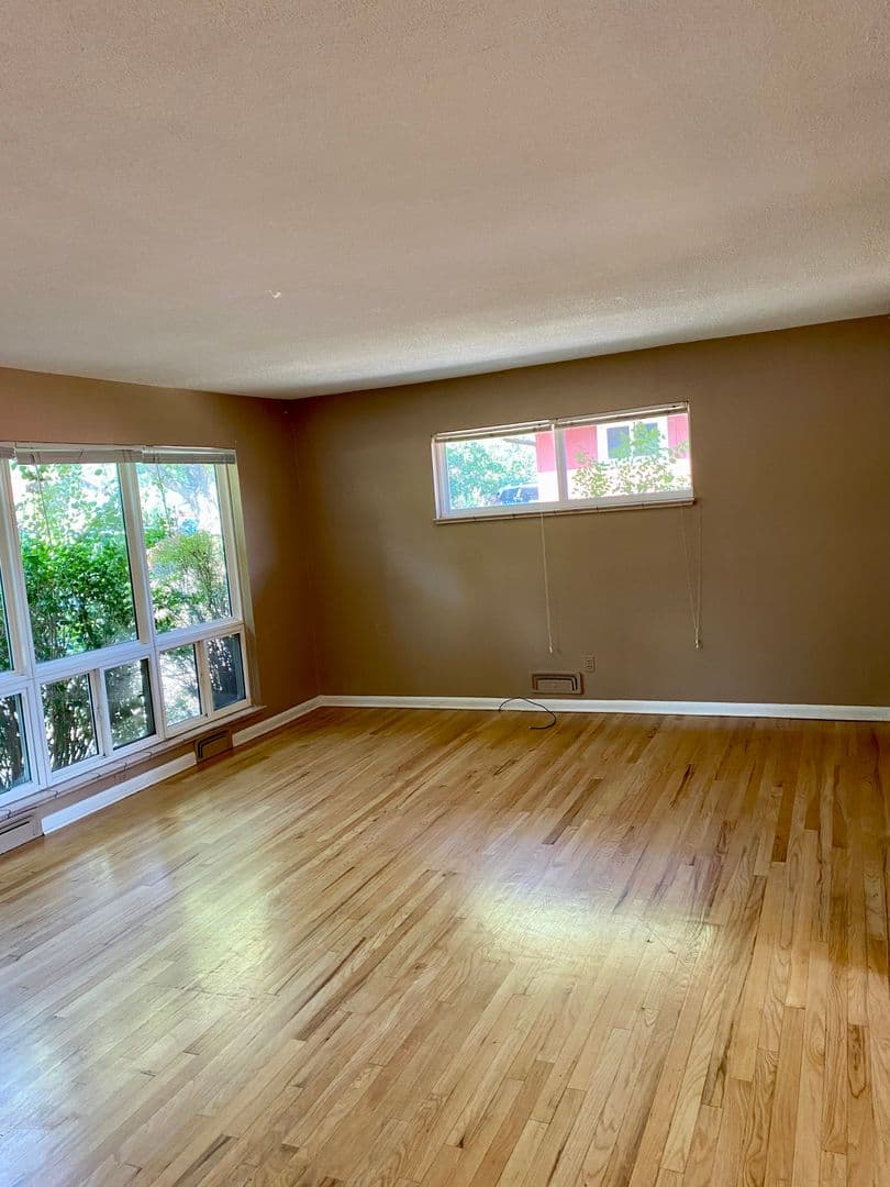 Boulder House: 3055 Moorhead Ave