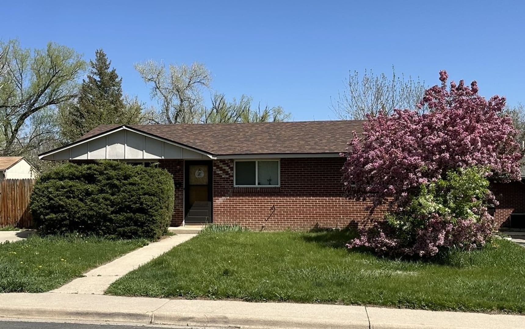 Boulder House: 3355 Aurora Ave