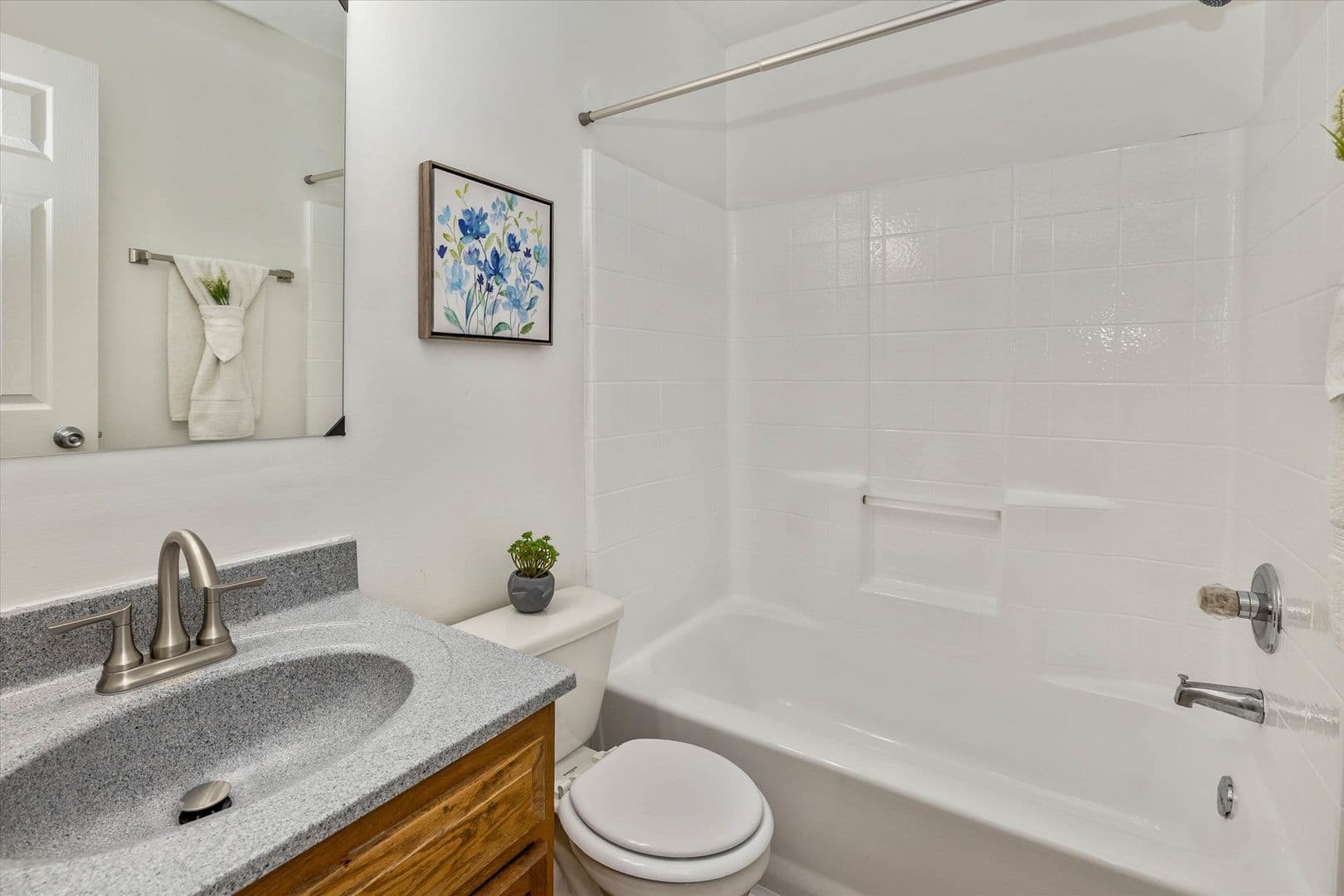 Danville Apartment: 1965 E Main St