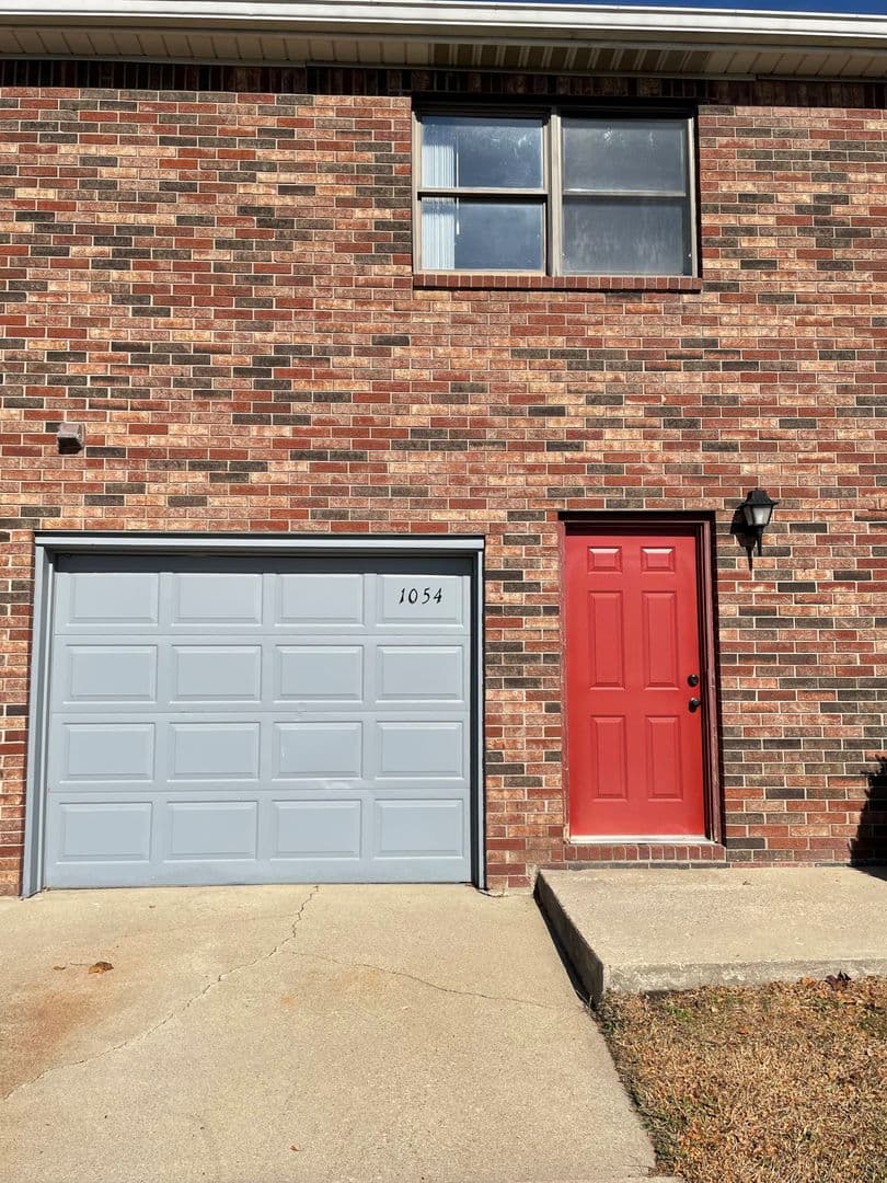 Plainfield Apartment: 1100 Holly Court