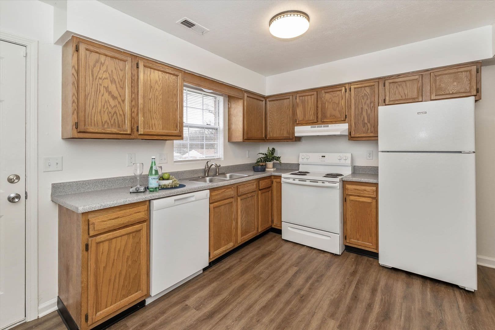 Danville Apartment: 1965 E Main St
