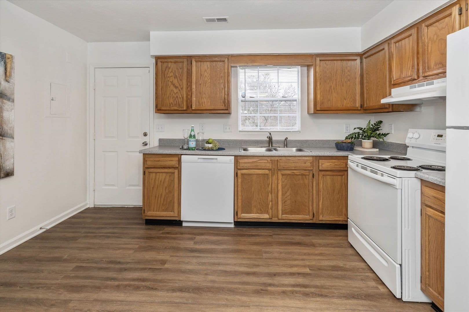 Danville Apartment: 1965 E Main St