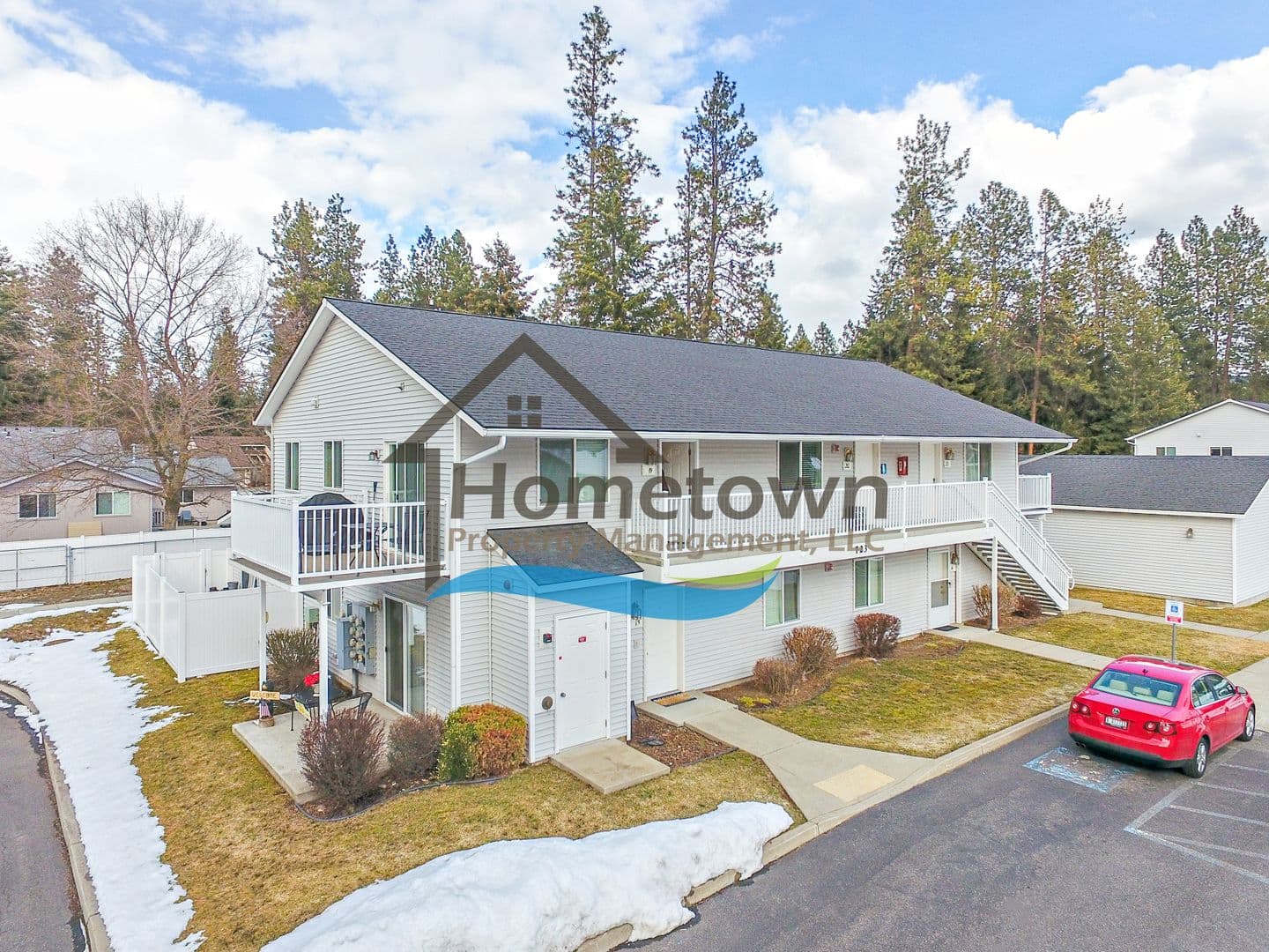 Coeur d'Alene House: 723 E Whispering Pines Lane #19