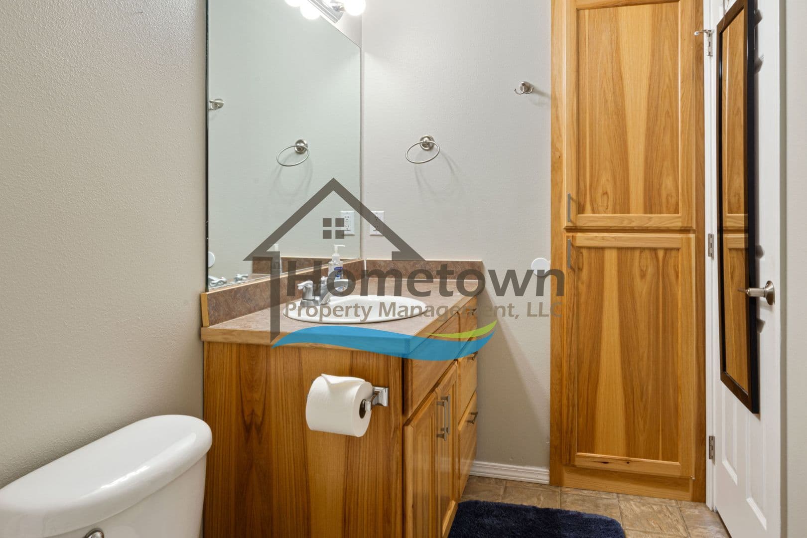 Coeur d'Alene House: 723 E Whispering Pines Lane #19