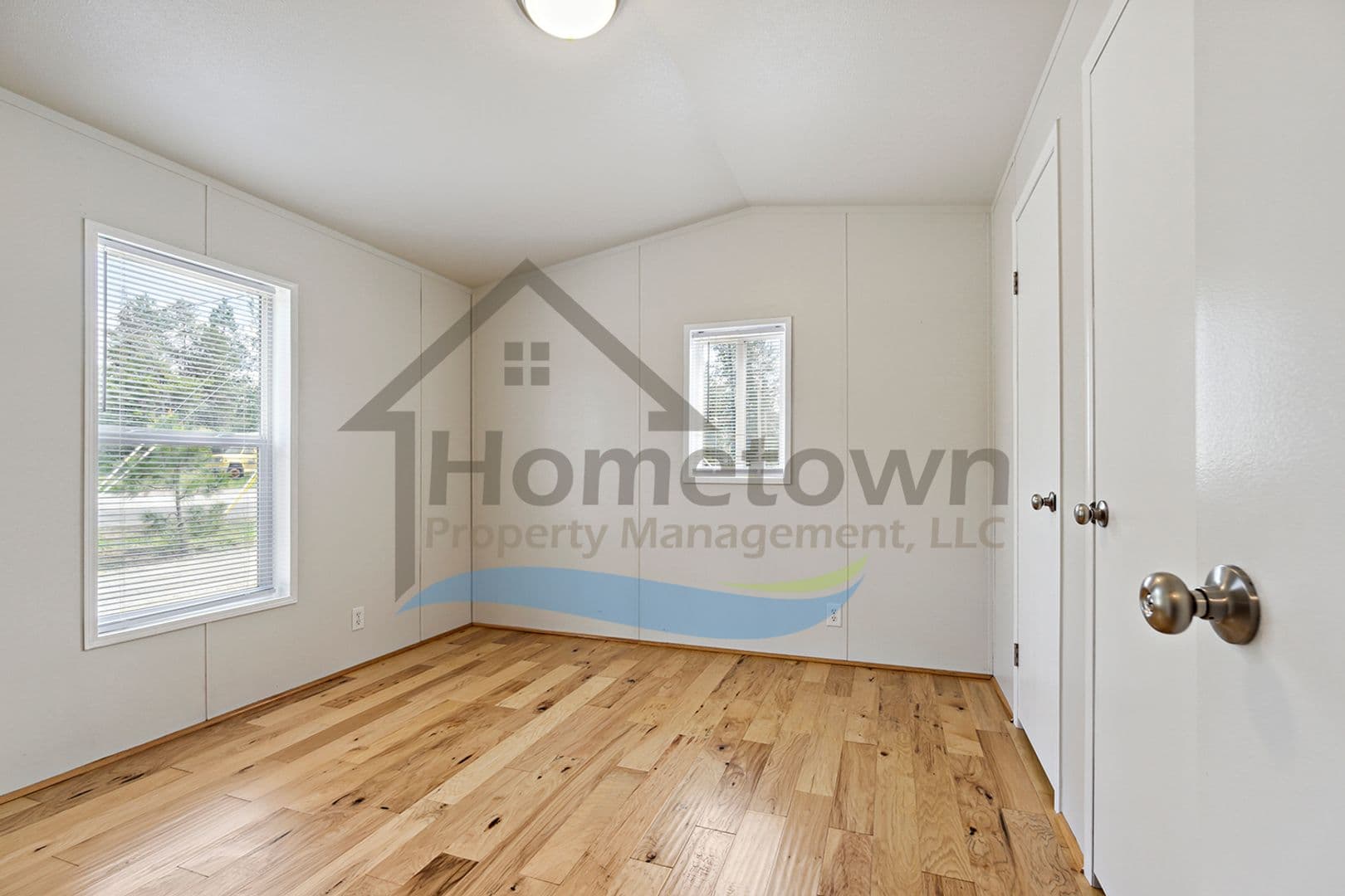 Athol House: 5563 E Grove Ave