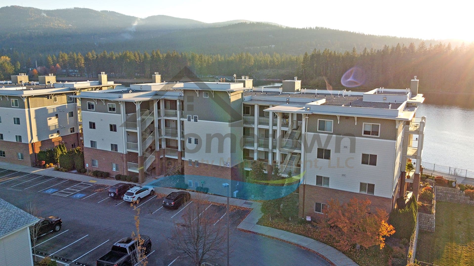 Post Falls House: 355 W Waterside Dr