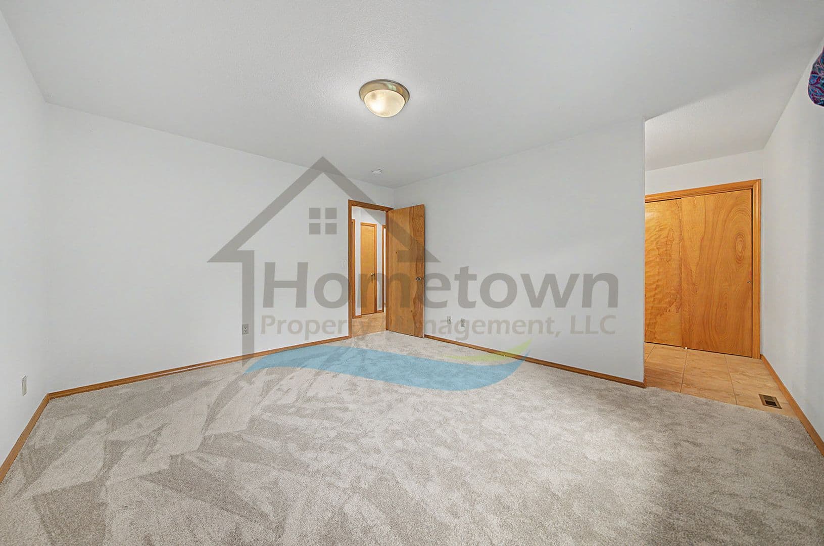 Hayden House: 9880 N Circle Dr