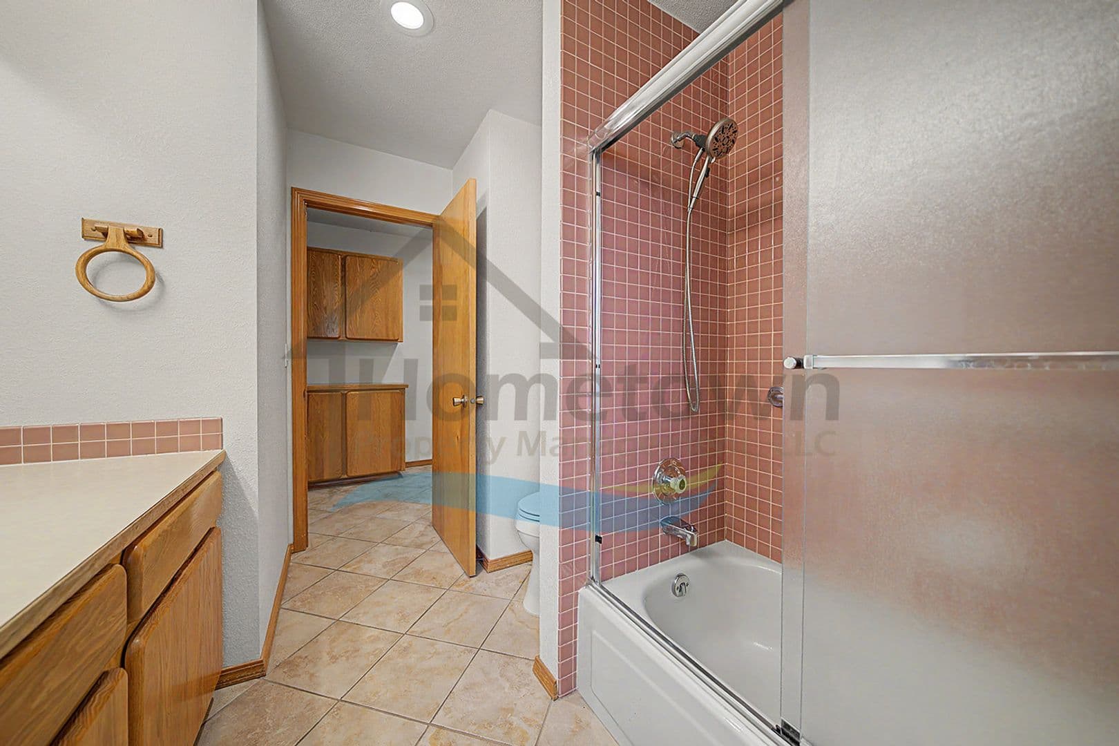 Hayden House: 9880 N Circle Dr