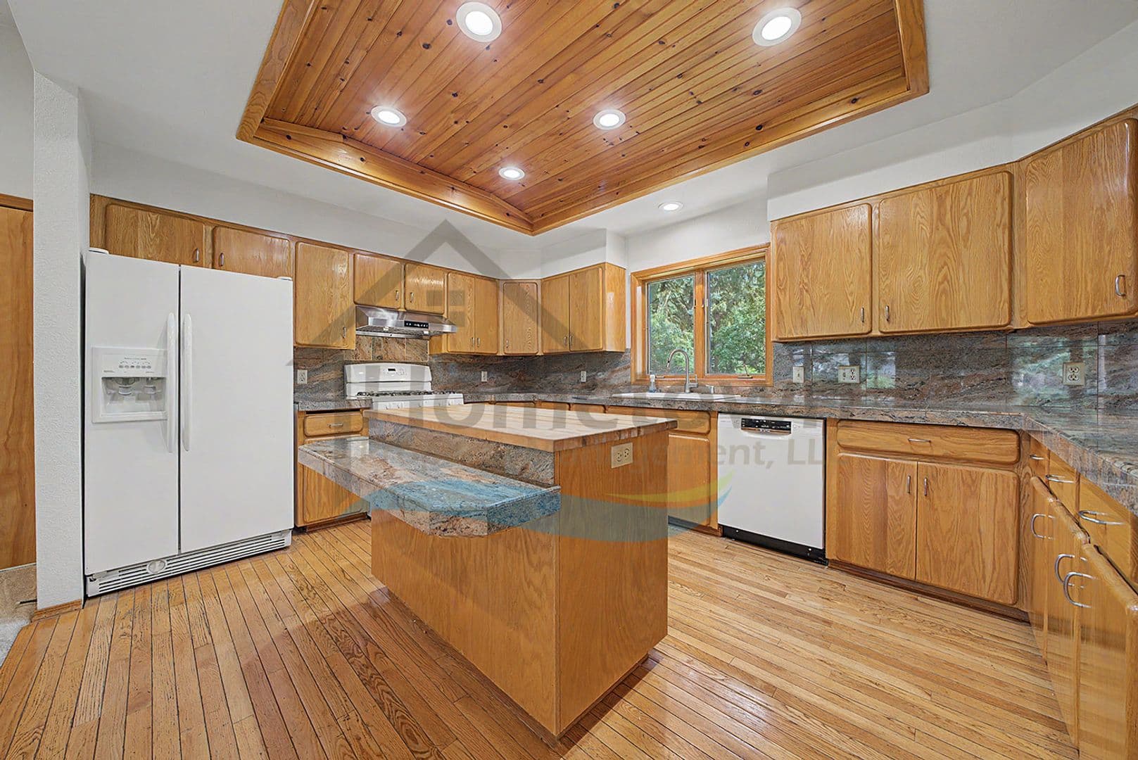 Hayden House: 9880 N Circle Dr